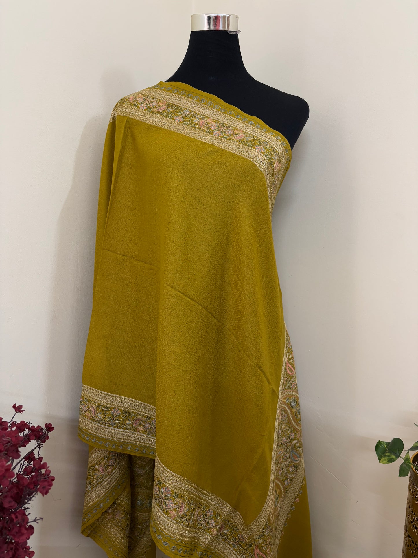 Golden Yellow Ambi Bael Kashmiri Stole