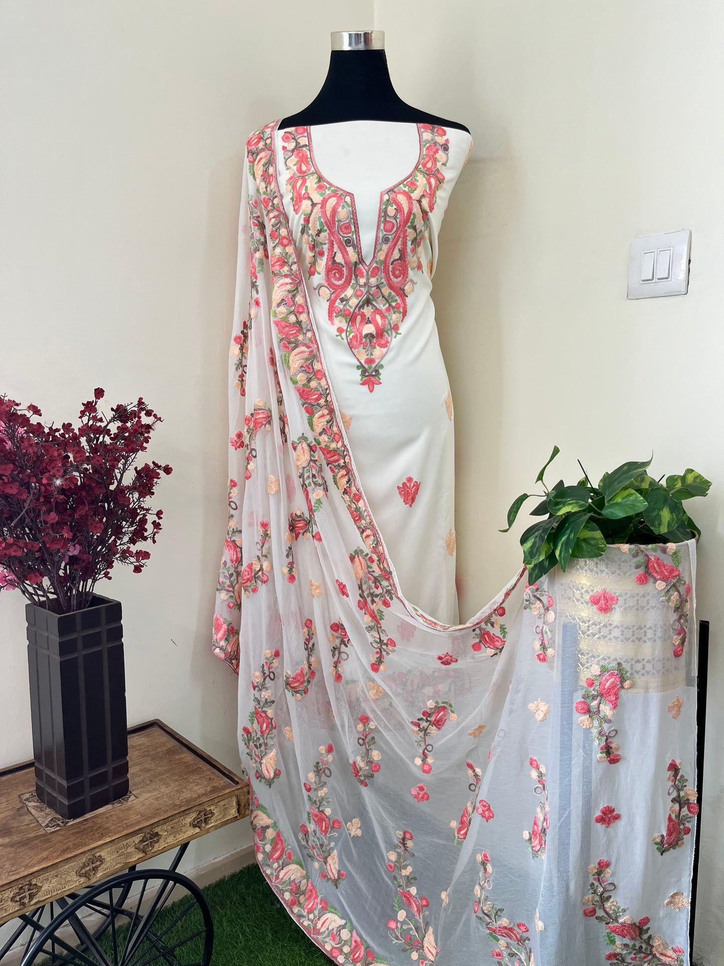 Cream Rayon Cotton Kashmiri 3pc set