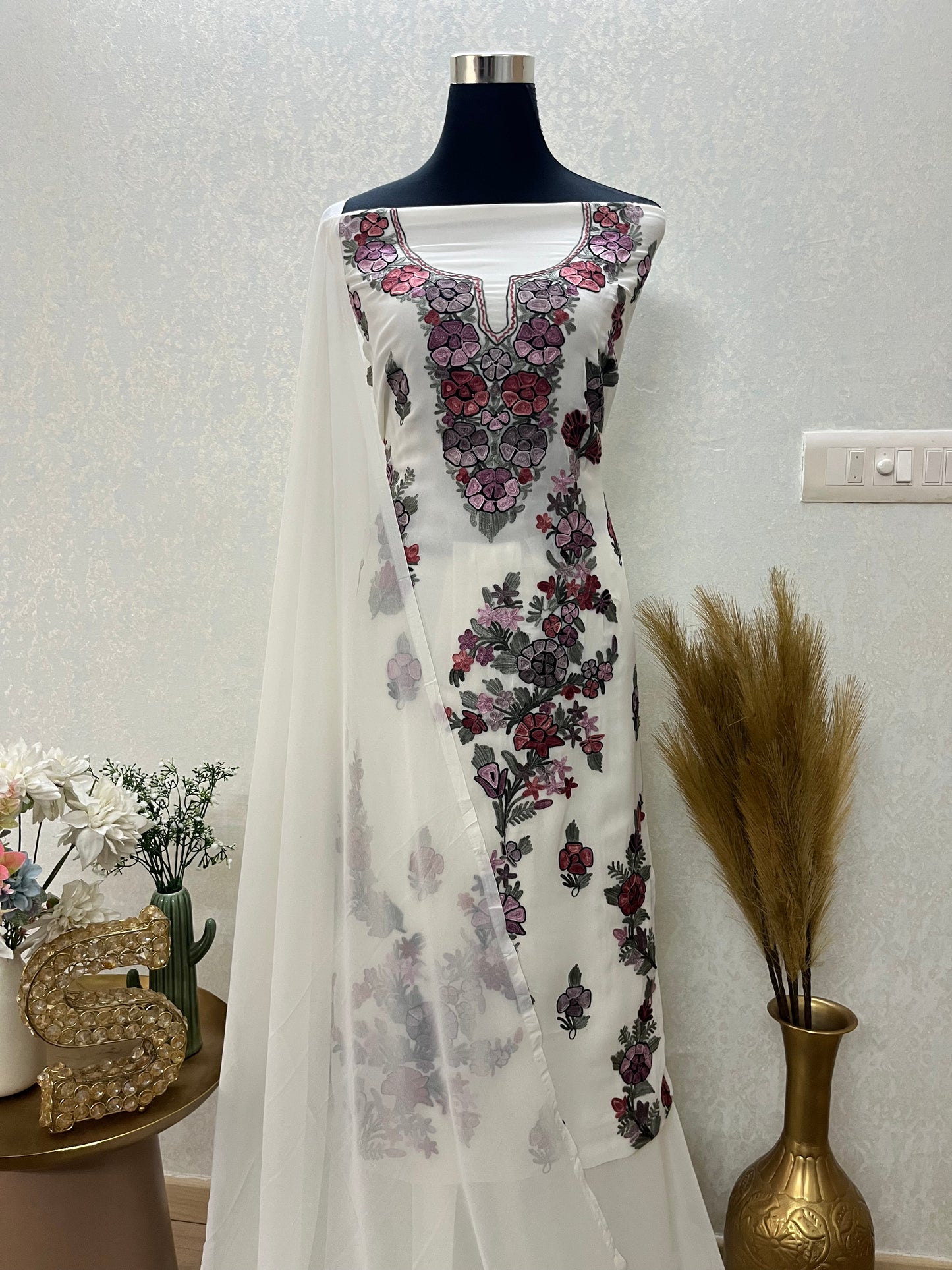Cream Georgette 3 Pc Kashmiri Suit