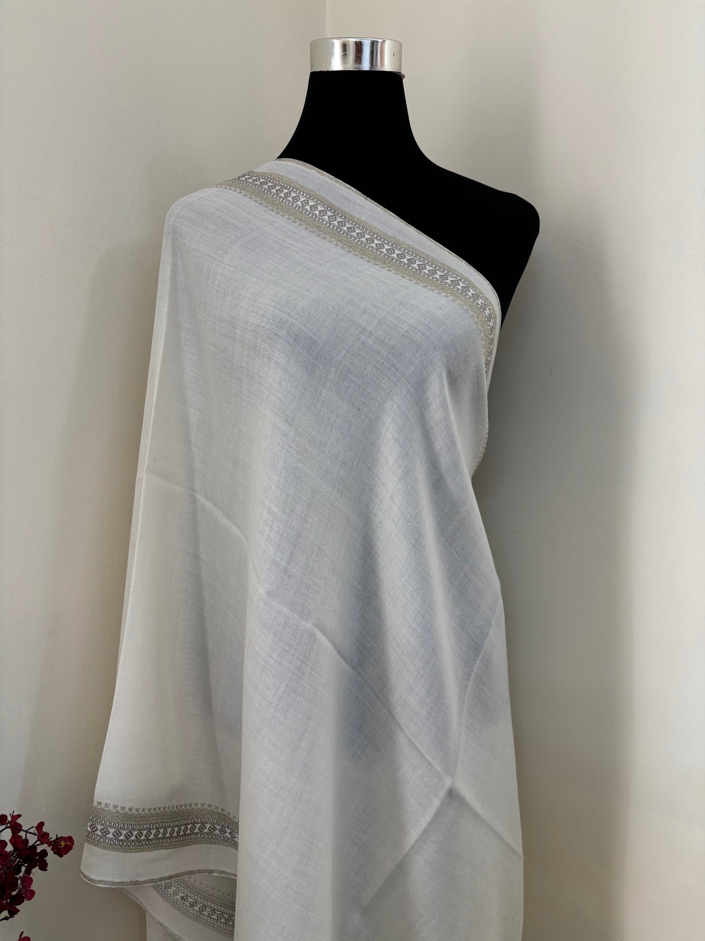 Cream Baadam Bael Kashmiri Stole