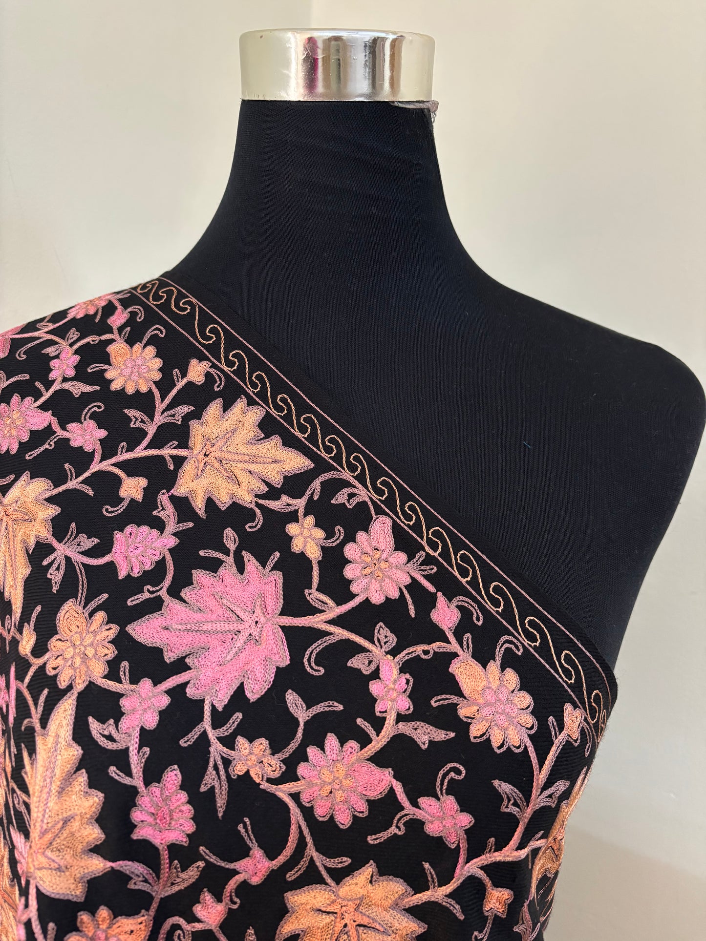 Black Chinaar Jaal Kashmiri Semi Pashmina Stole