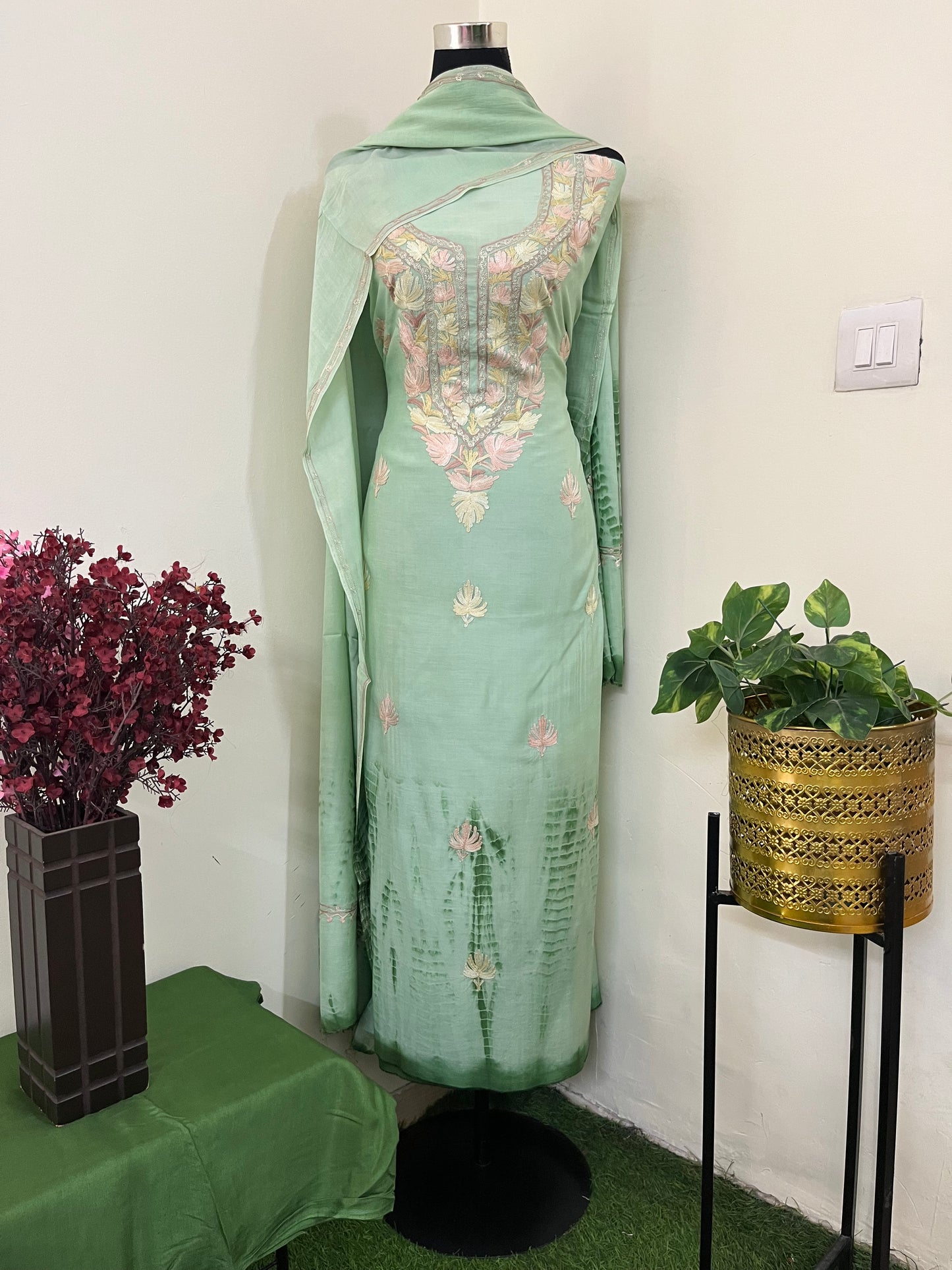 Tea Green Mul Cotton Shibori Work Kashmiri 3pc Suit