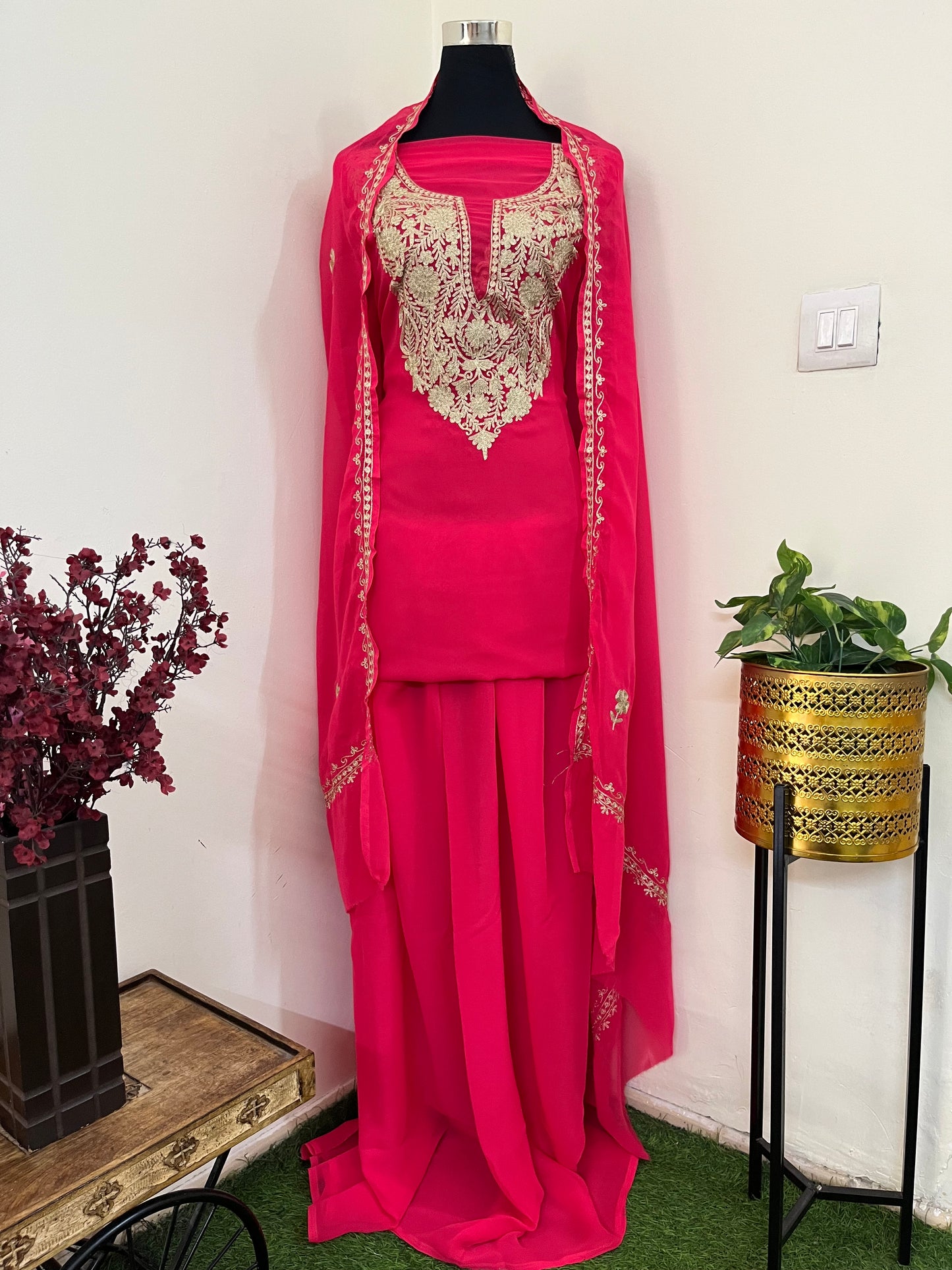 Candy Pink Georgette 3pc Kashmiri Tilla Suit