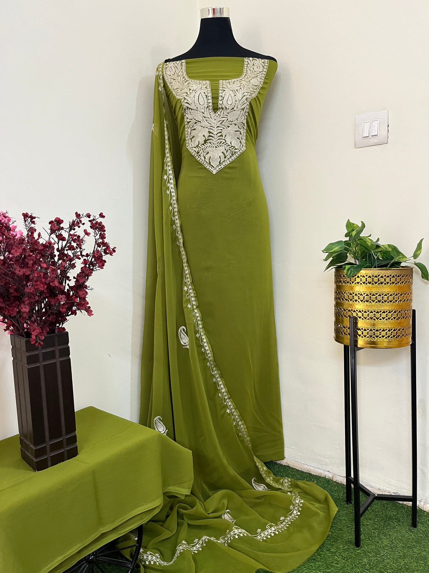 Henna green Georgette 3pc Kashmiri Tilla Suit