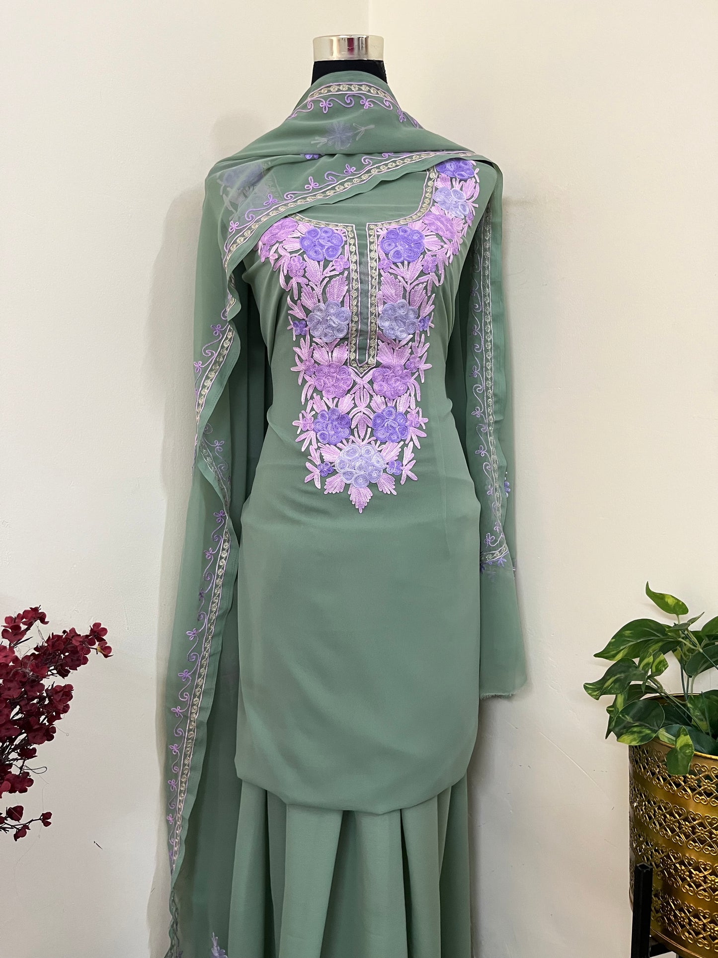 Green Georgette 3 Pc Aari Embroidered Suit Set