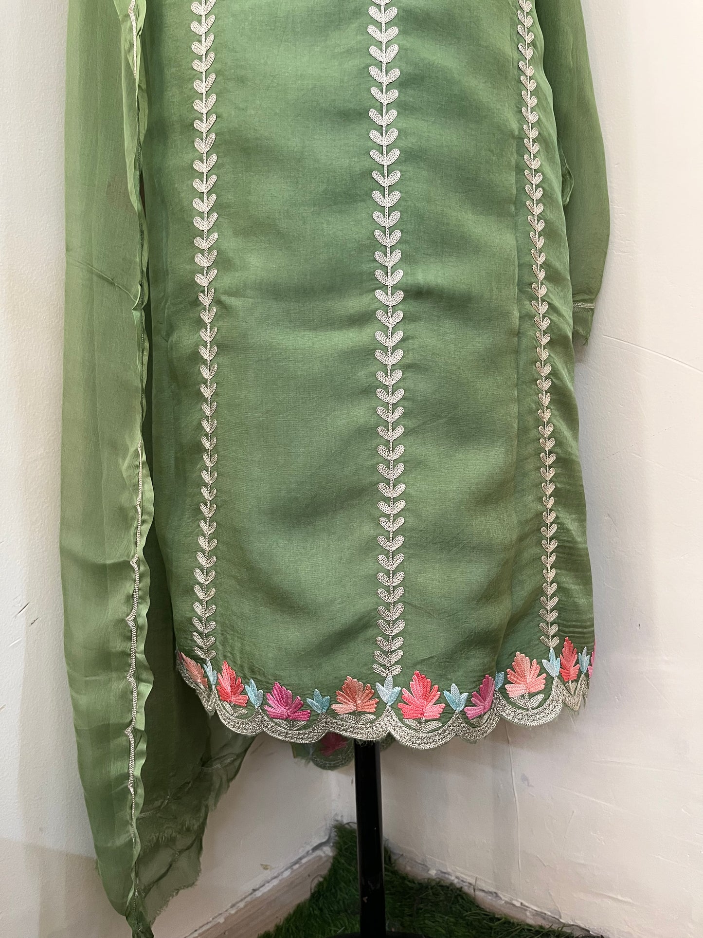 Sanam’ Silk Aari Embroidered Suit material