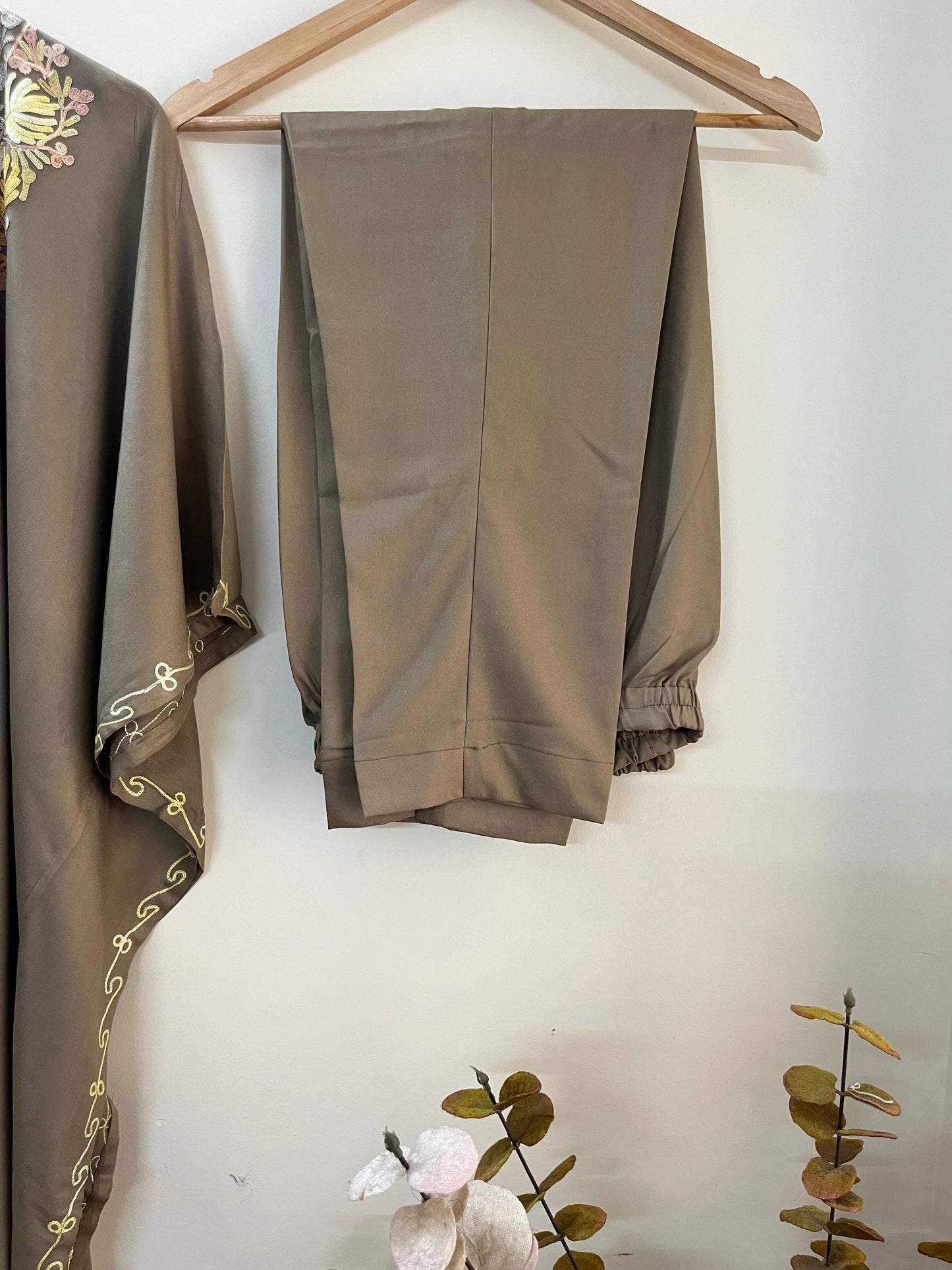 Beige Muslin Cotton Kashmiri Kaftan Set