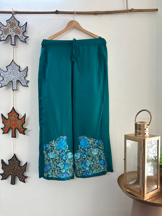 Women Green Wide Leg Aari Embroidered Palazzos ‘M’