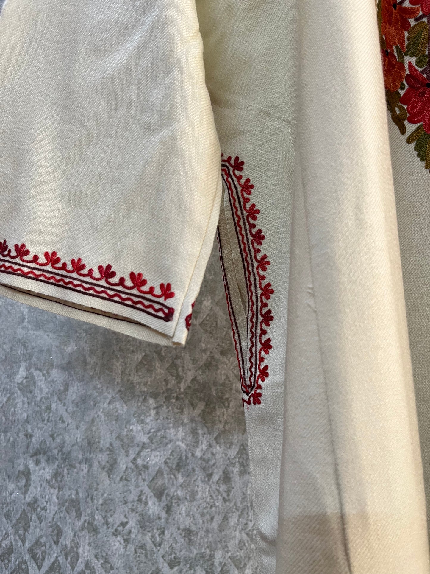 Off White Aari Embroidered Wool Pheran