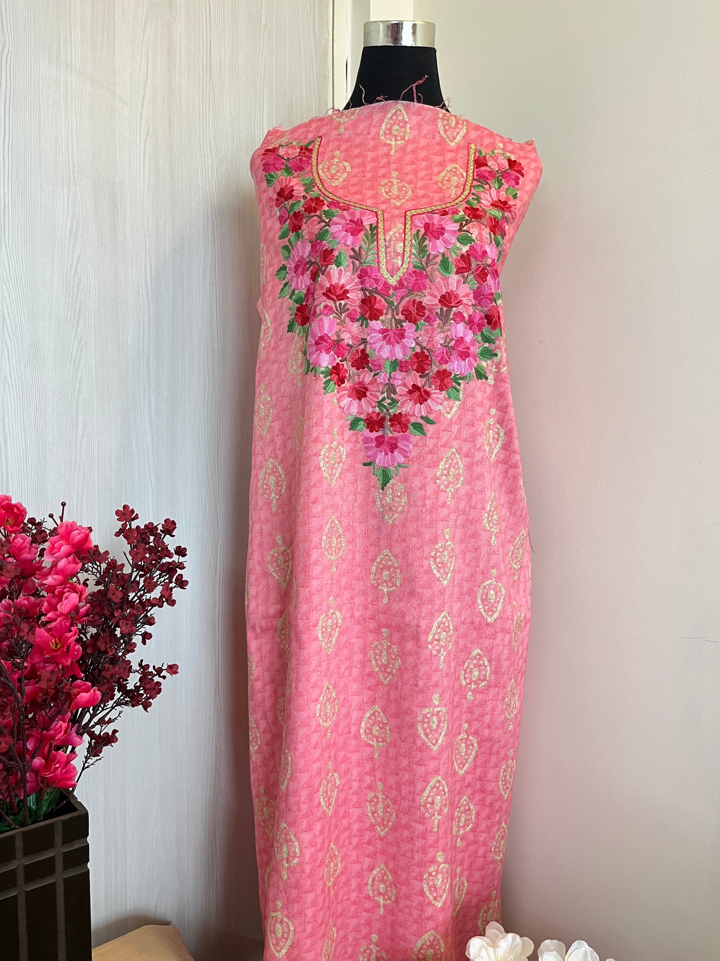 Guldasta~Cotton Kurti & Pant Aari Embroidered set