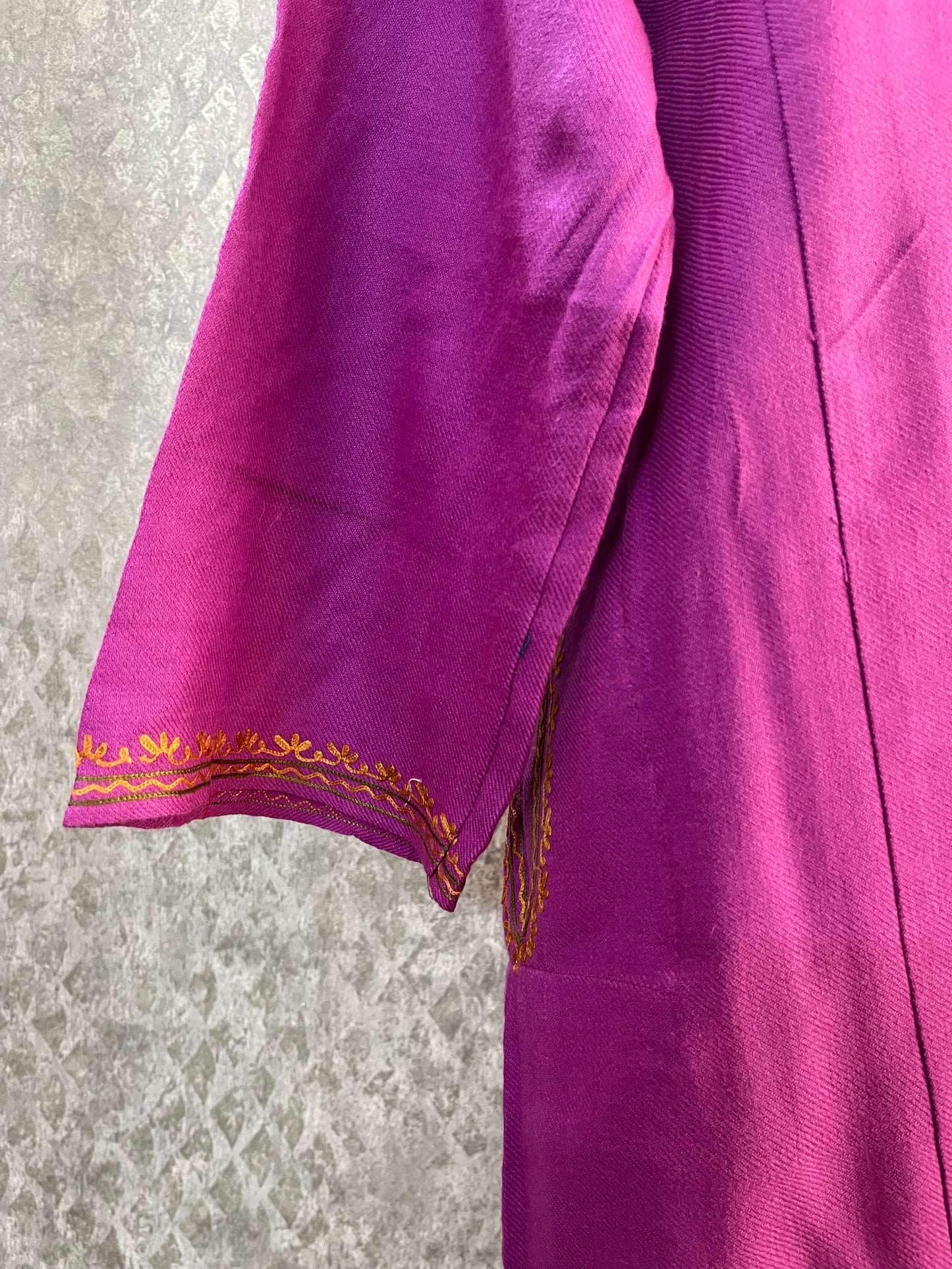 Mauve Aari Embroidered Wool Pheran