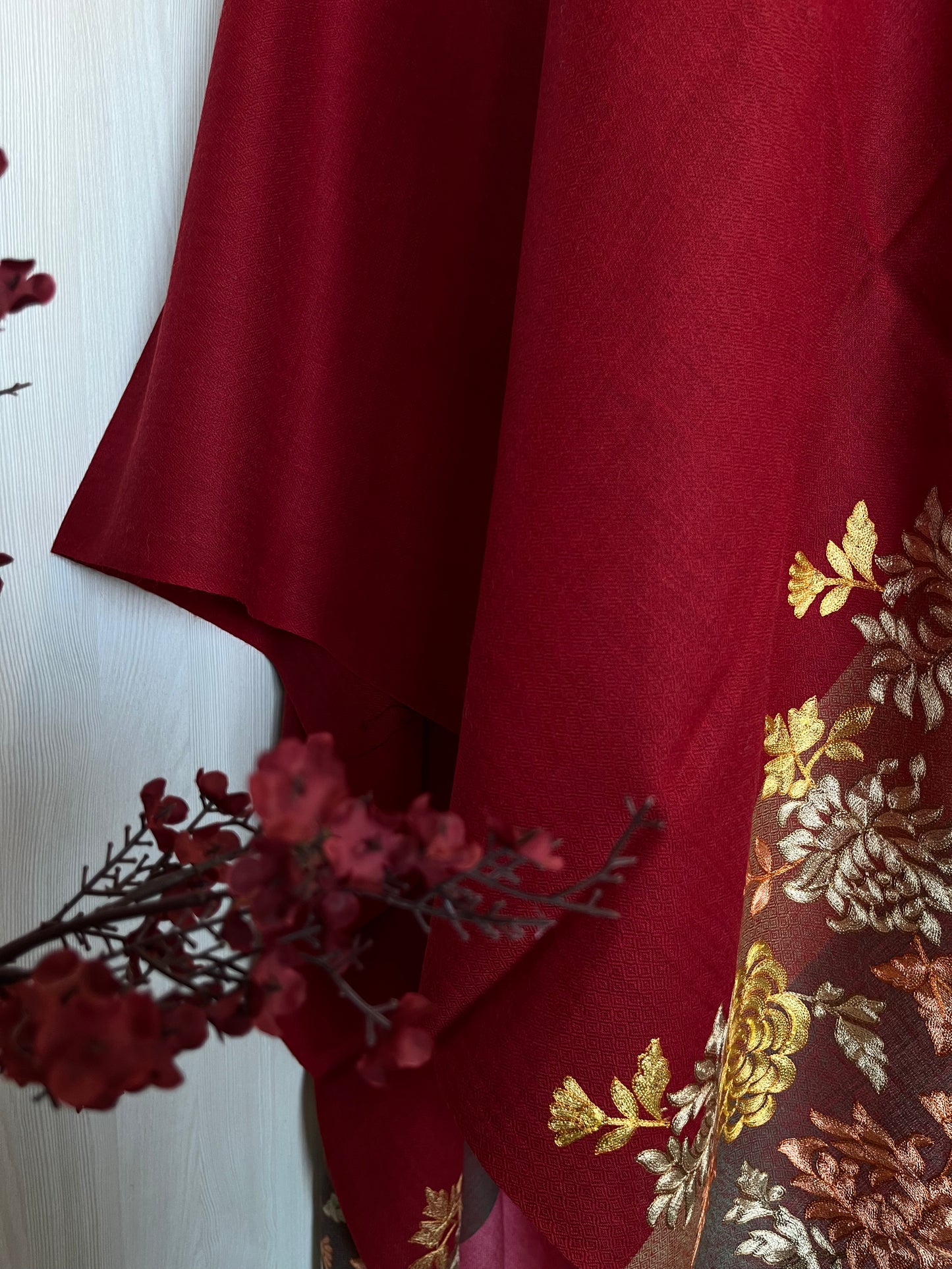 Reddish Maroon Fine Wool Kashmiri Embroidered stole