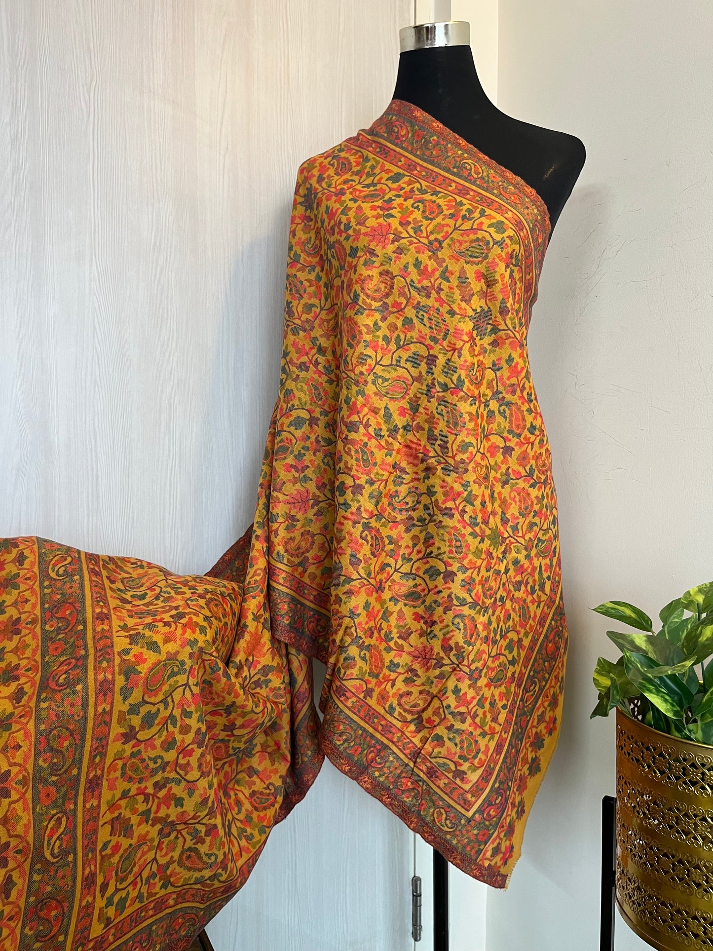 Kani Fine Semi Pashmina stole
