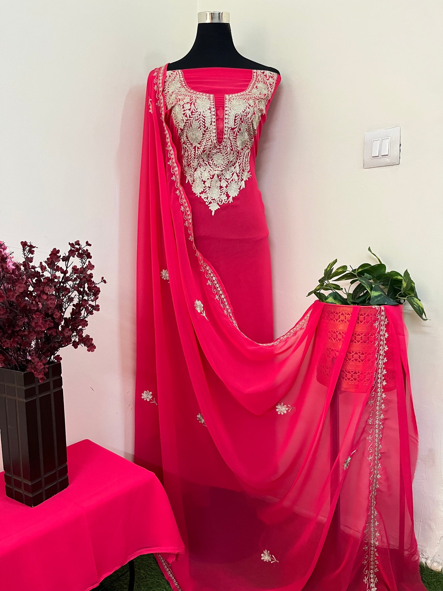 Dark pink Georgette 3pc Kashmiri Tilla Suit
