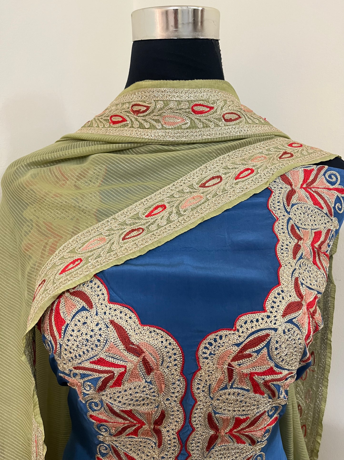Kalaa’ Electric Blue Crape Kashmiri Suit