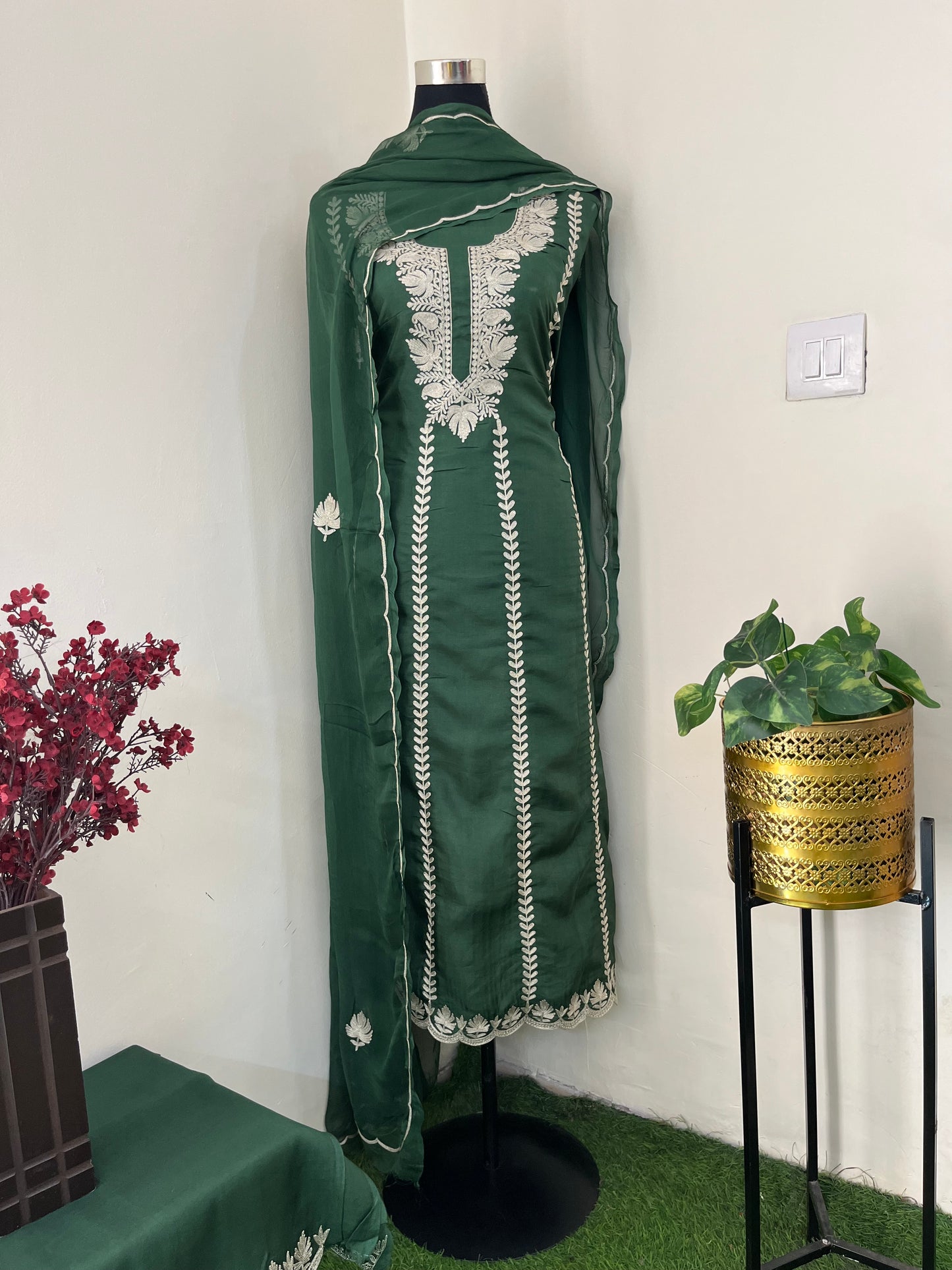 Green Sanam’ Silk Tilla Kashmiri Suit