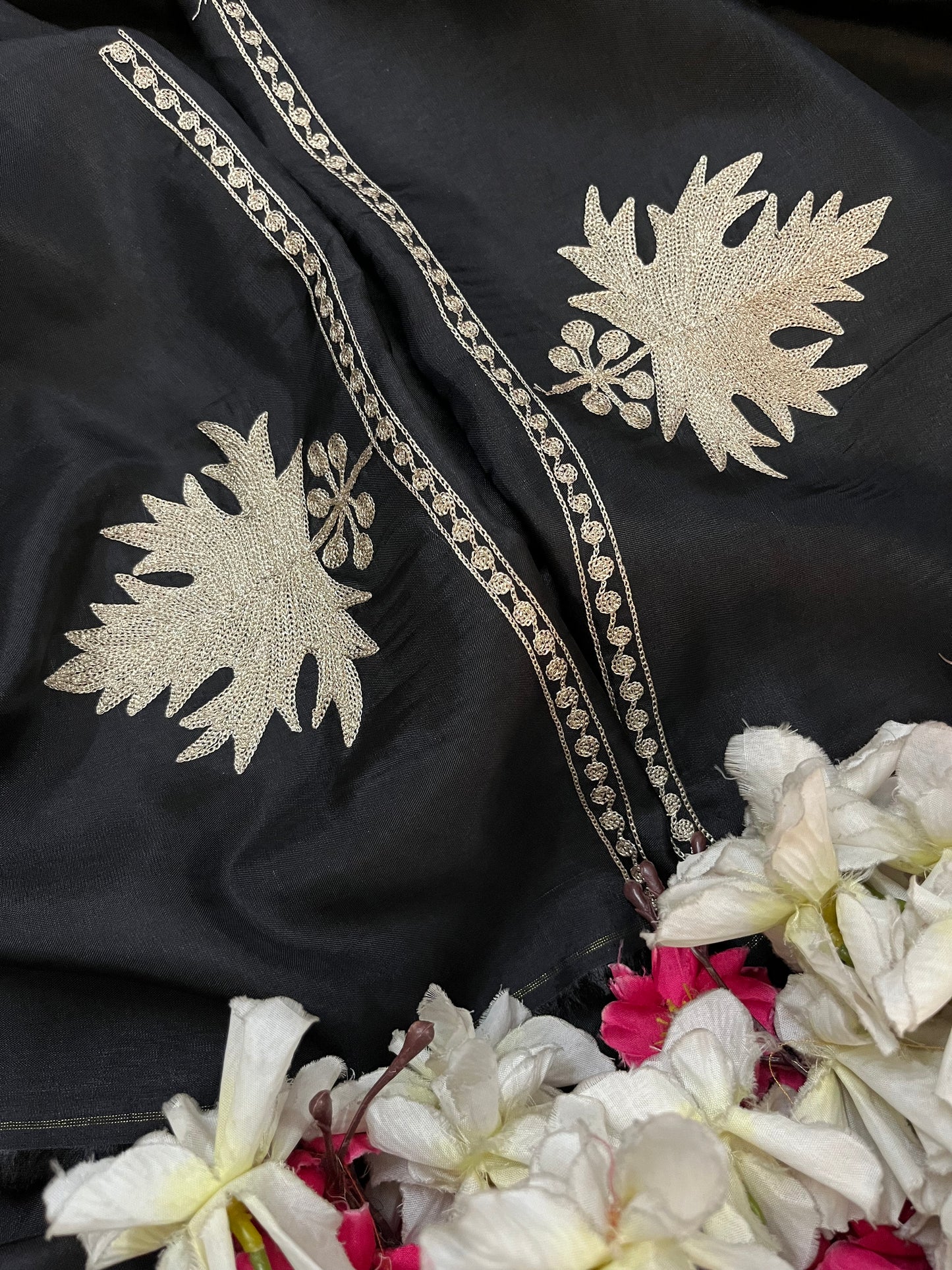 Black Sanam’ Tilla Kashmiri Silk Suit