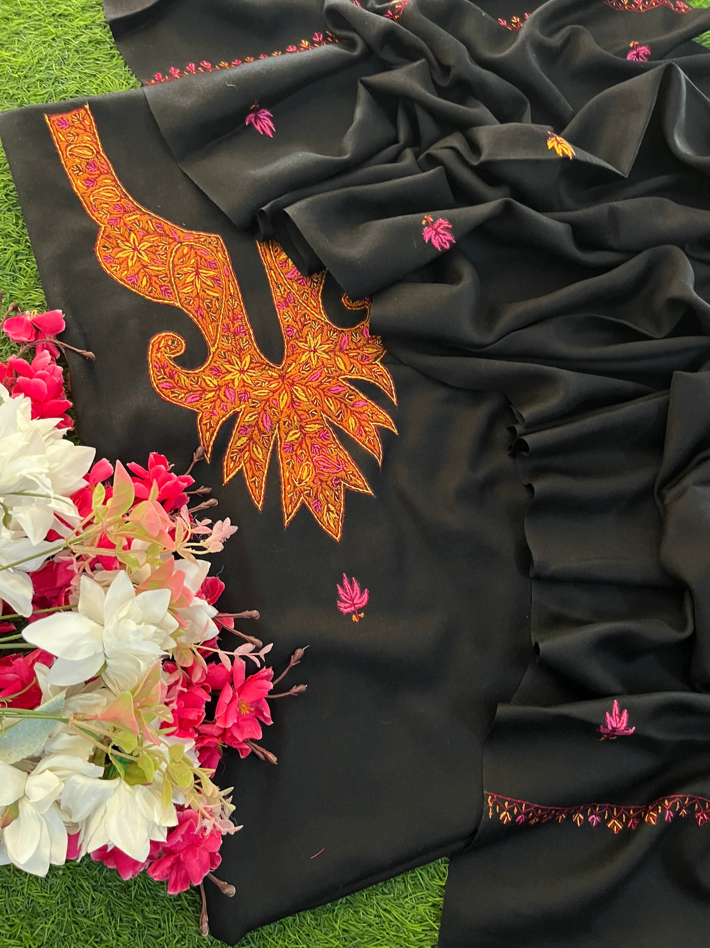 Black Fine Wool Sozni Embroidered 3pc Suit Stole