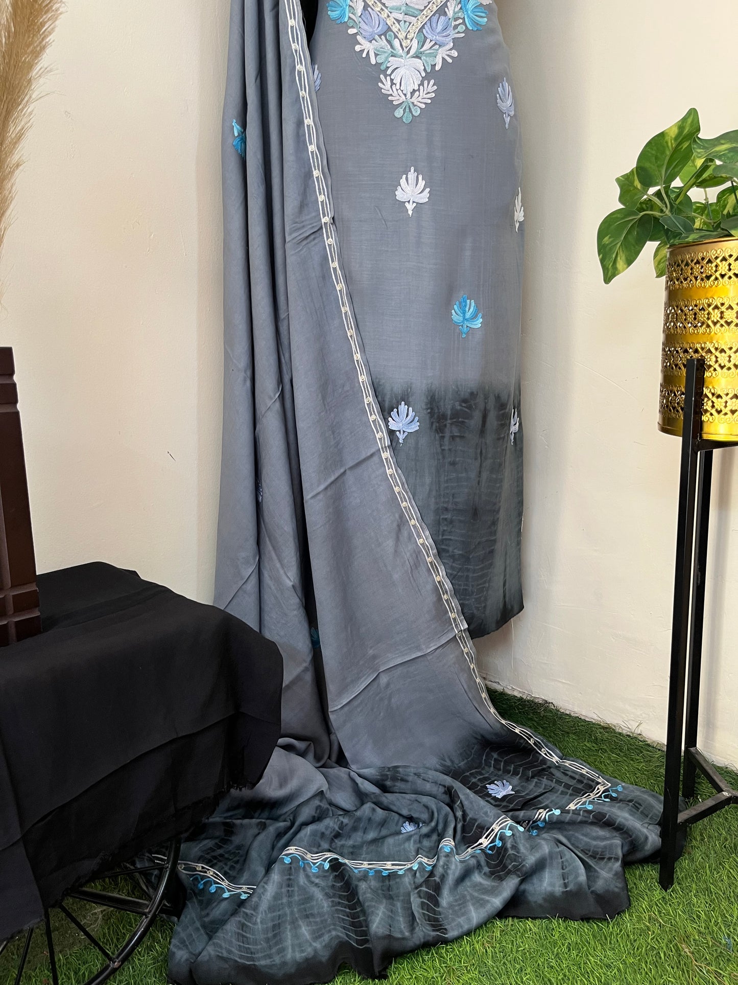 English Grey Mul Cotton Shibori Work Kashmiri 3pc Suit