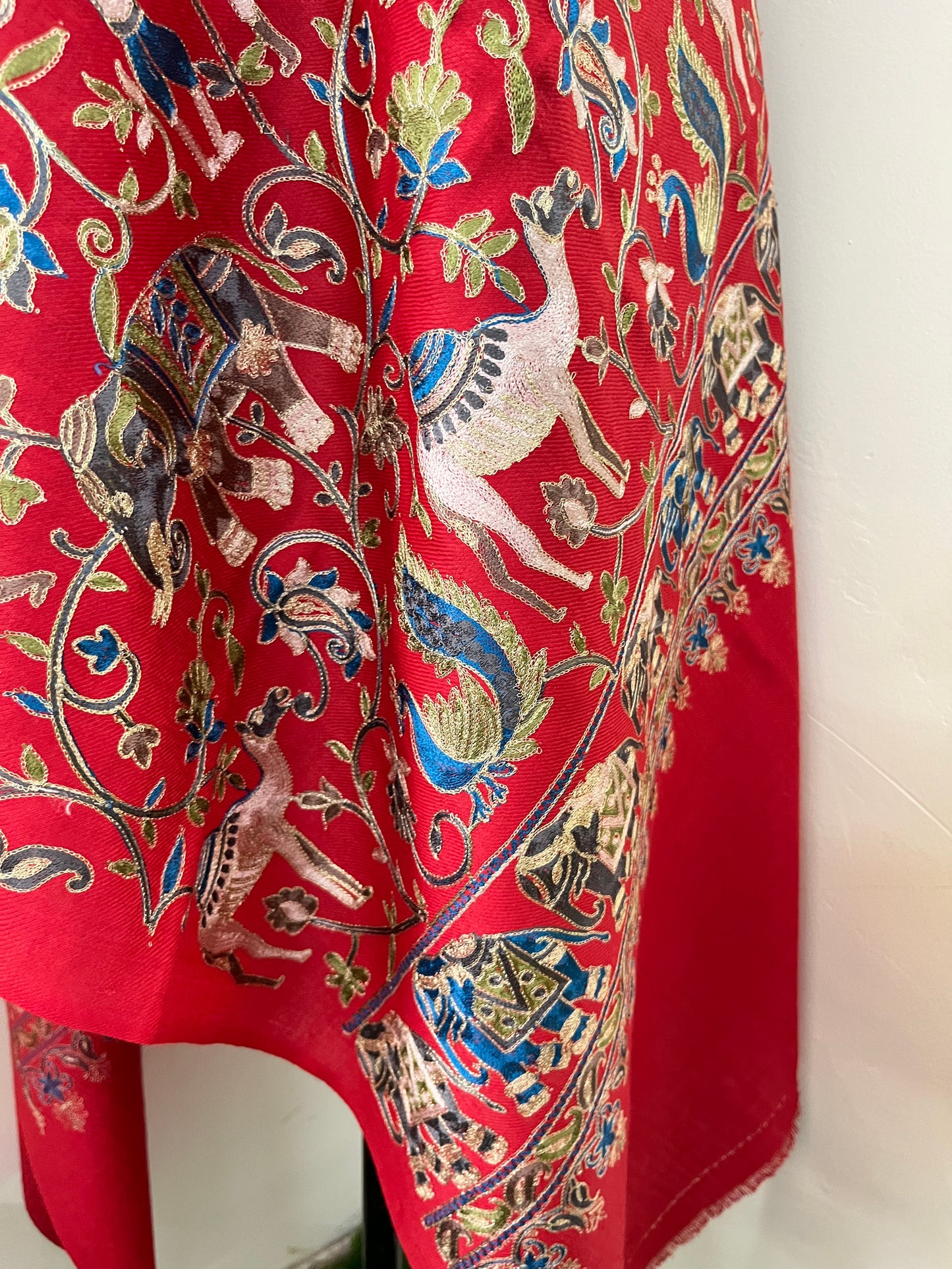 Red Haathi Baag Kashmiri Stole