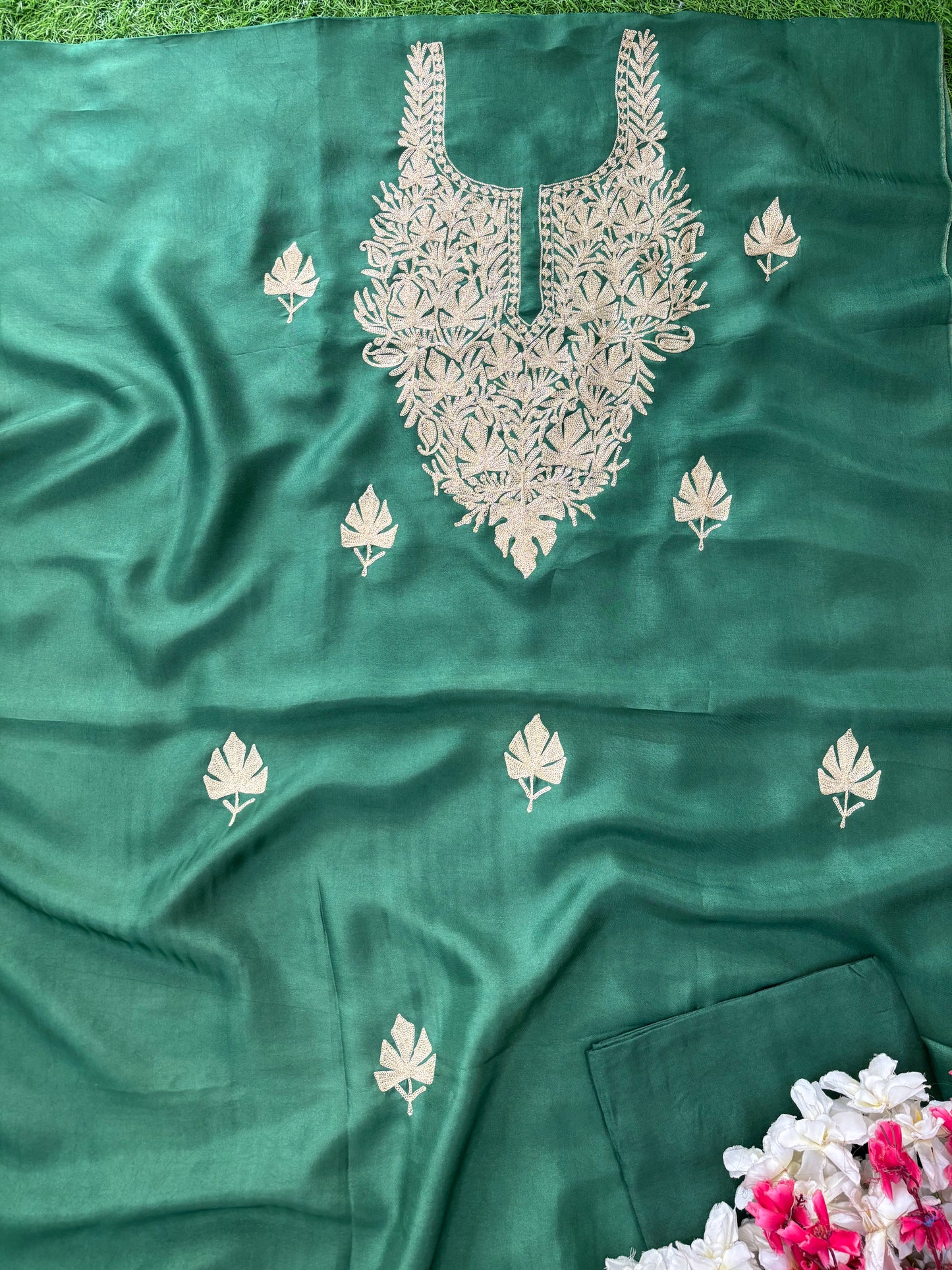 Sanam’ Green Silk Tilla Kashmiri Suit