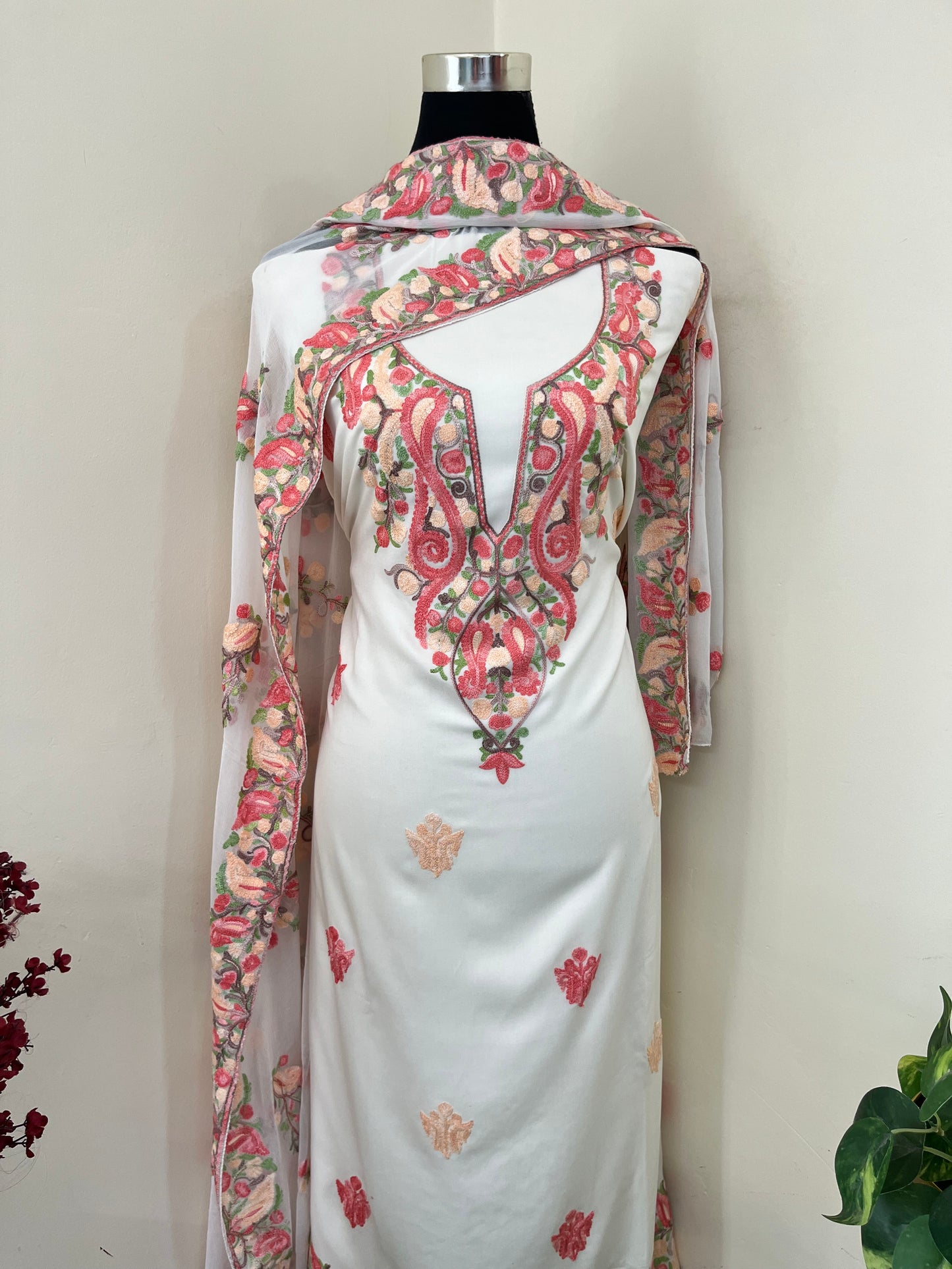 Cream Rayon Cotton Kashmiri 3pc set