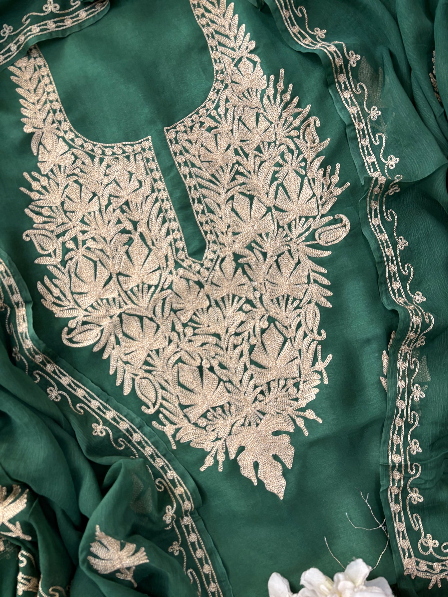 Sanam’ Green Silk Tilla Kashmiri Suit