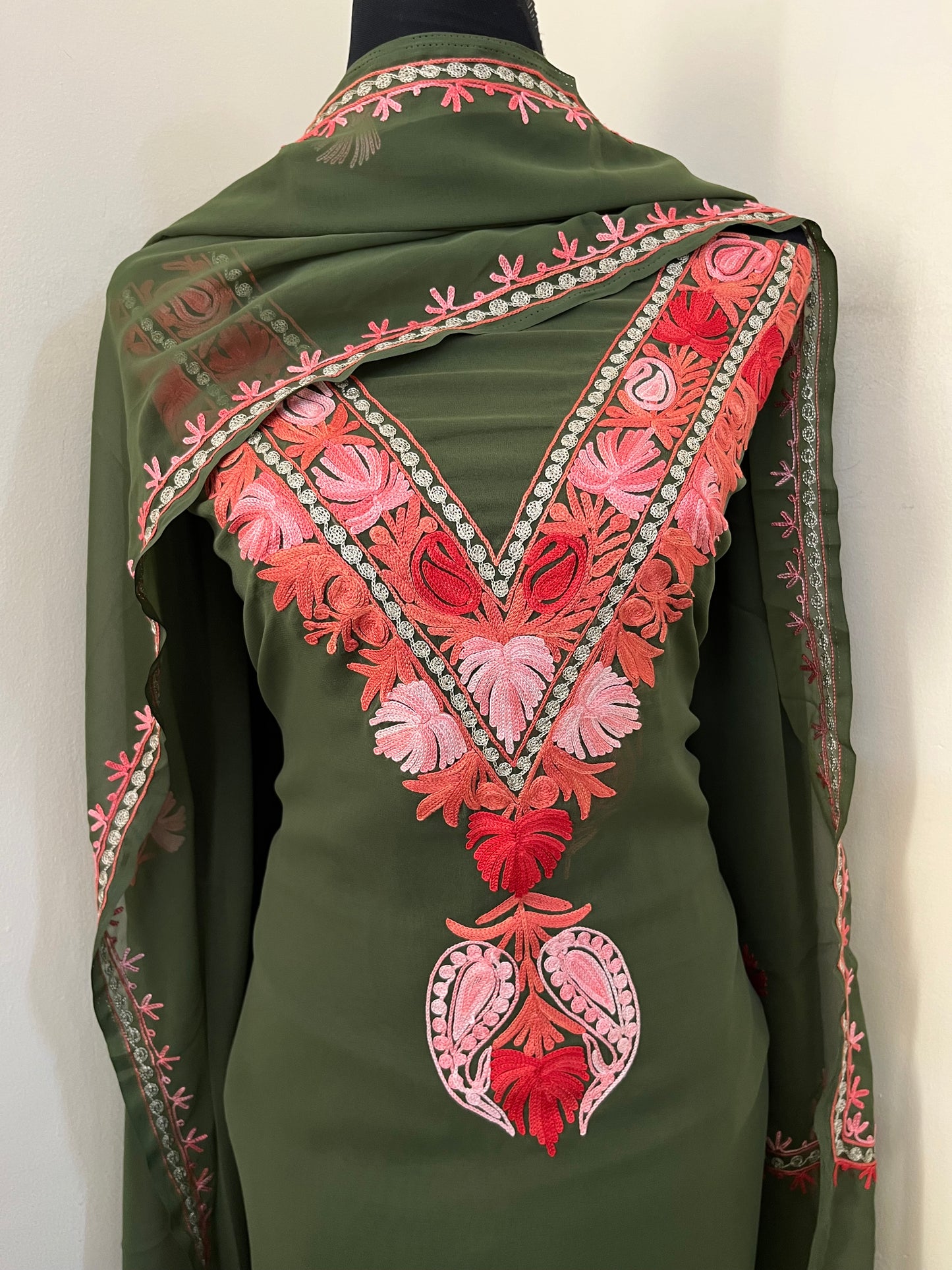 Green Georgette 3 Pc Aari Embroidered Suit Set