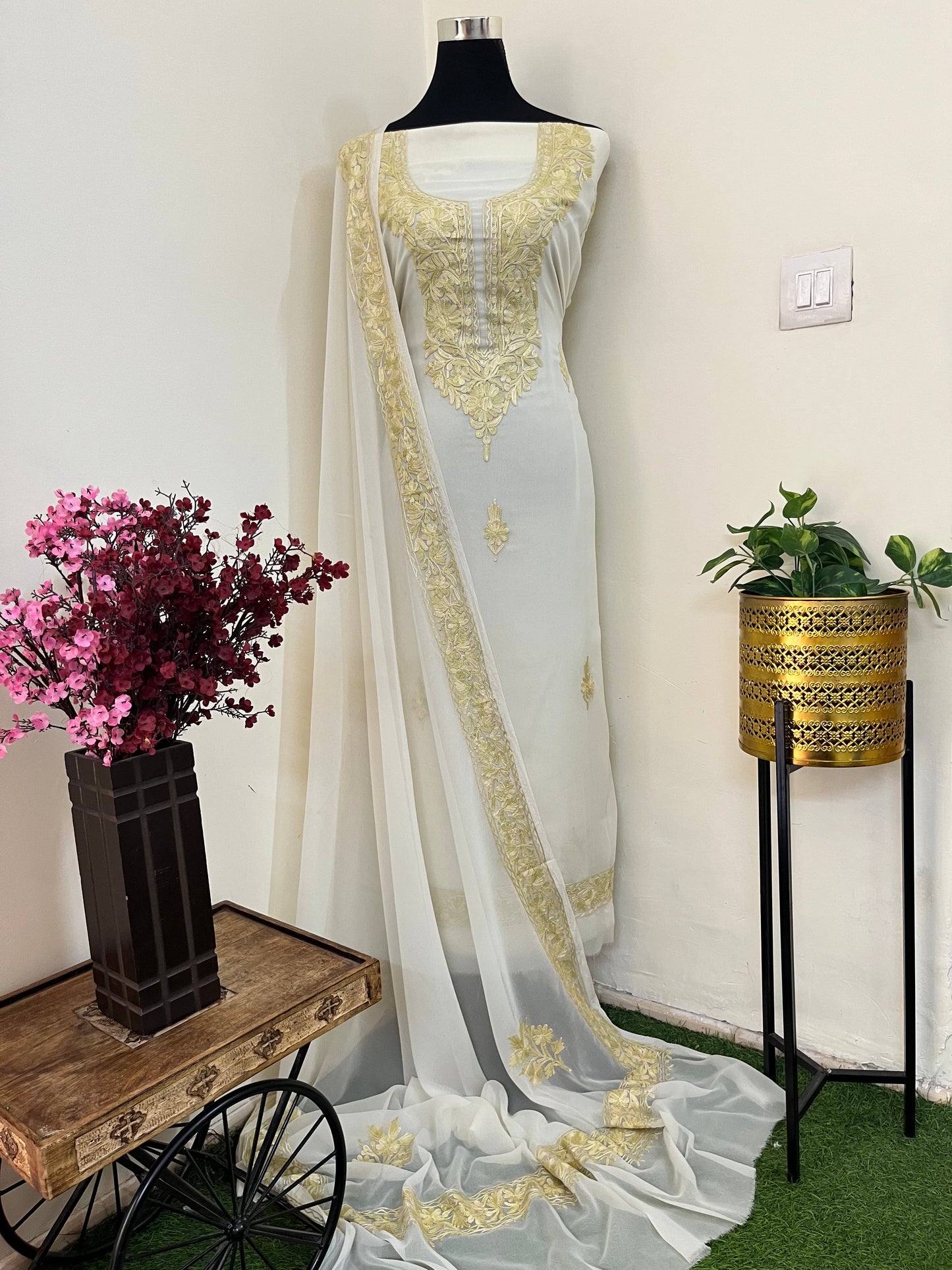 Off white Georgette Kashmiri Suit