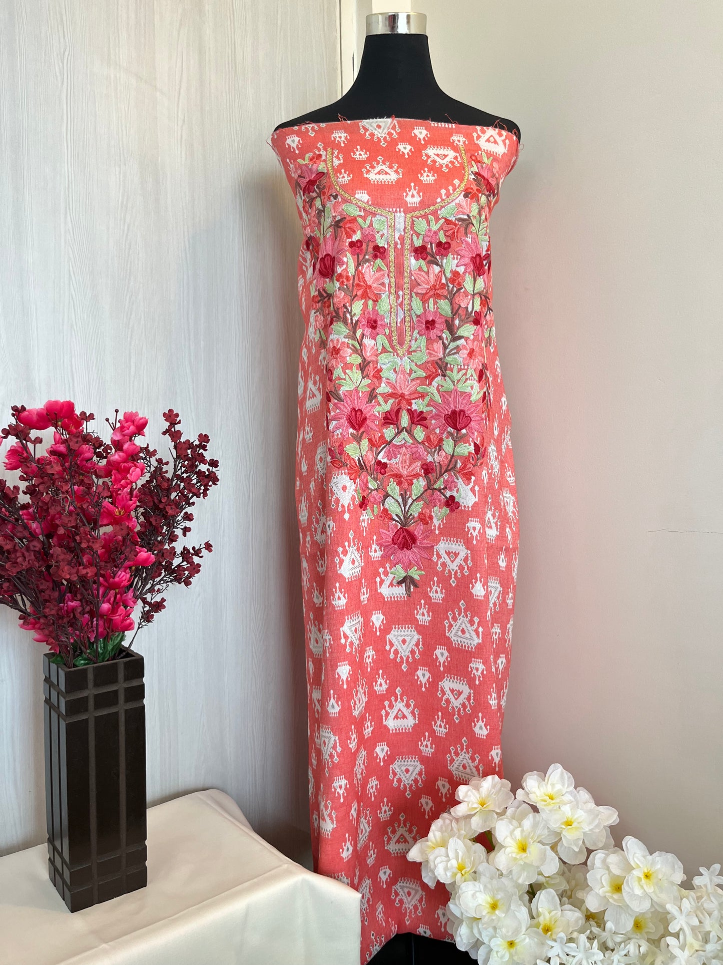 Guldasta~Cotton Kurti & Pant Aari Embroidered set