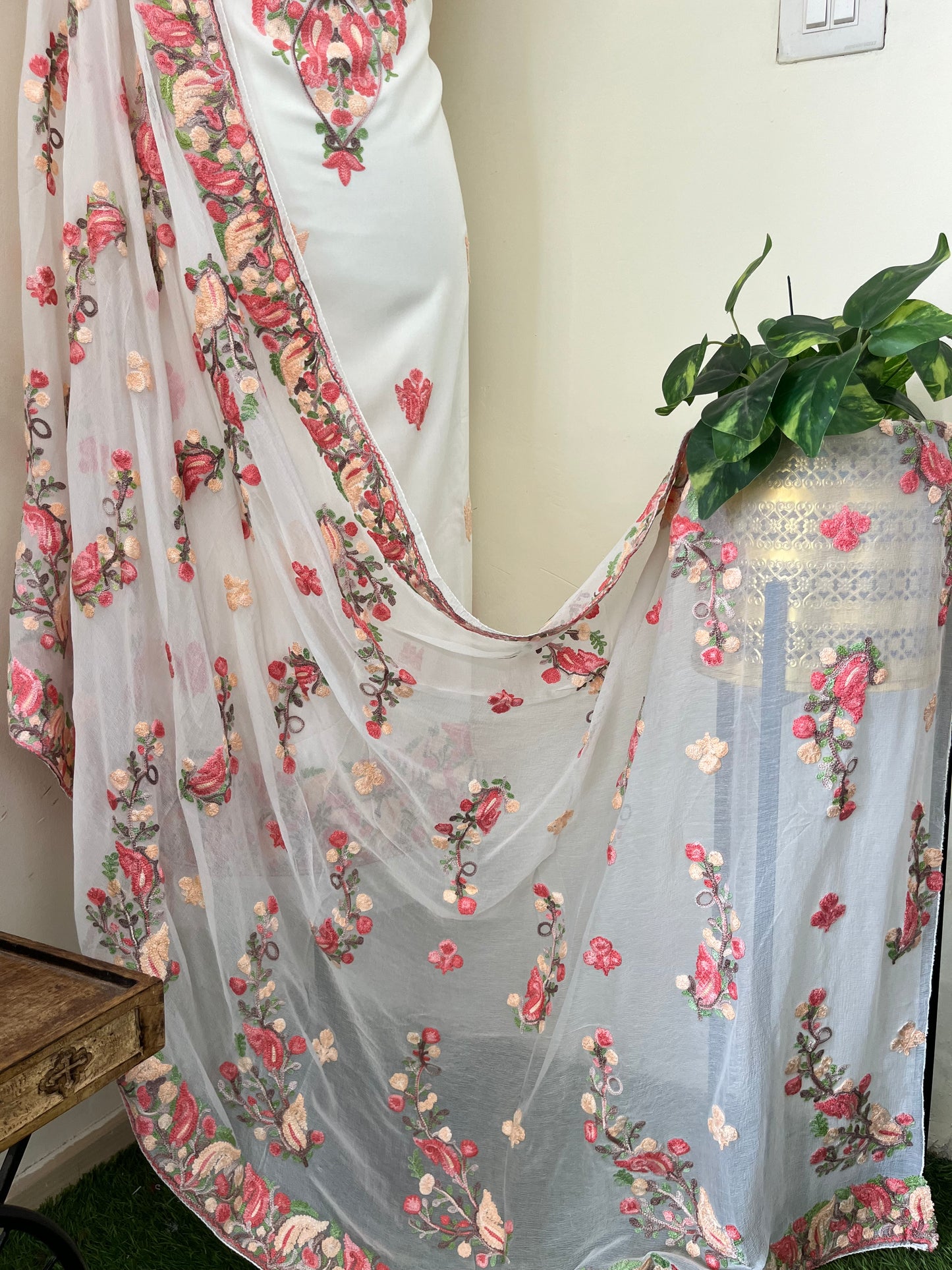 Cream Rayon Cotton Kashmiri 3pc set