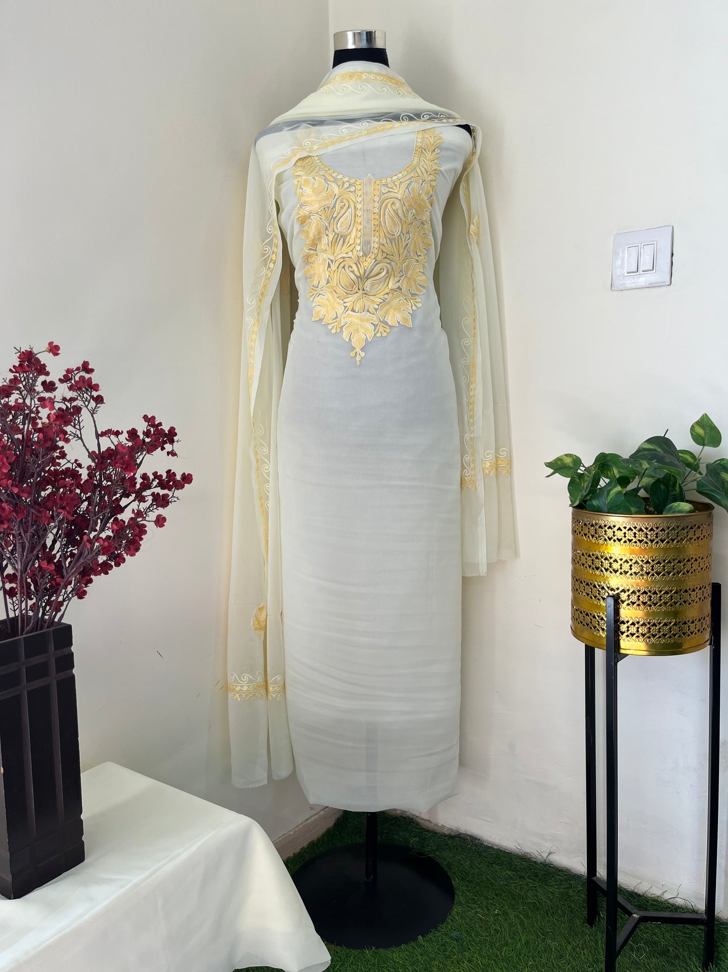 Lemon Georgette 3pc Kashmiri Suit