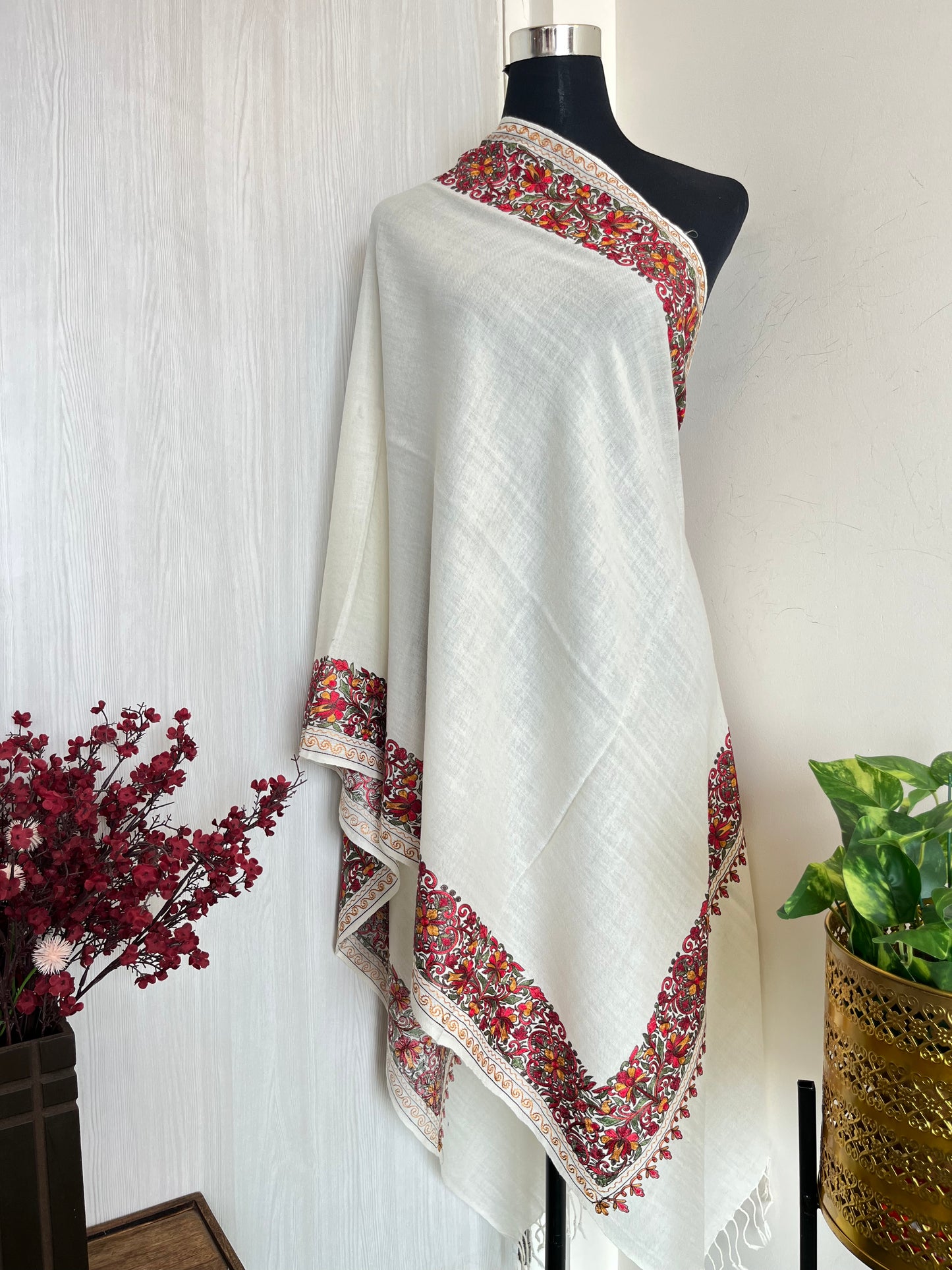 Cream Silk Thread Border Embroidered Fine Semi Pashmina stole