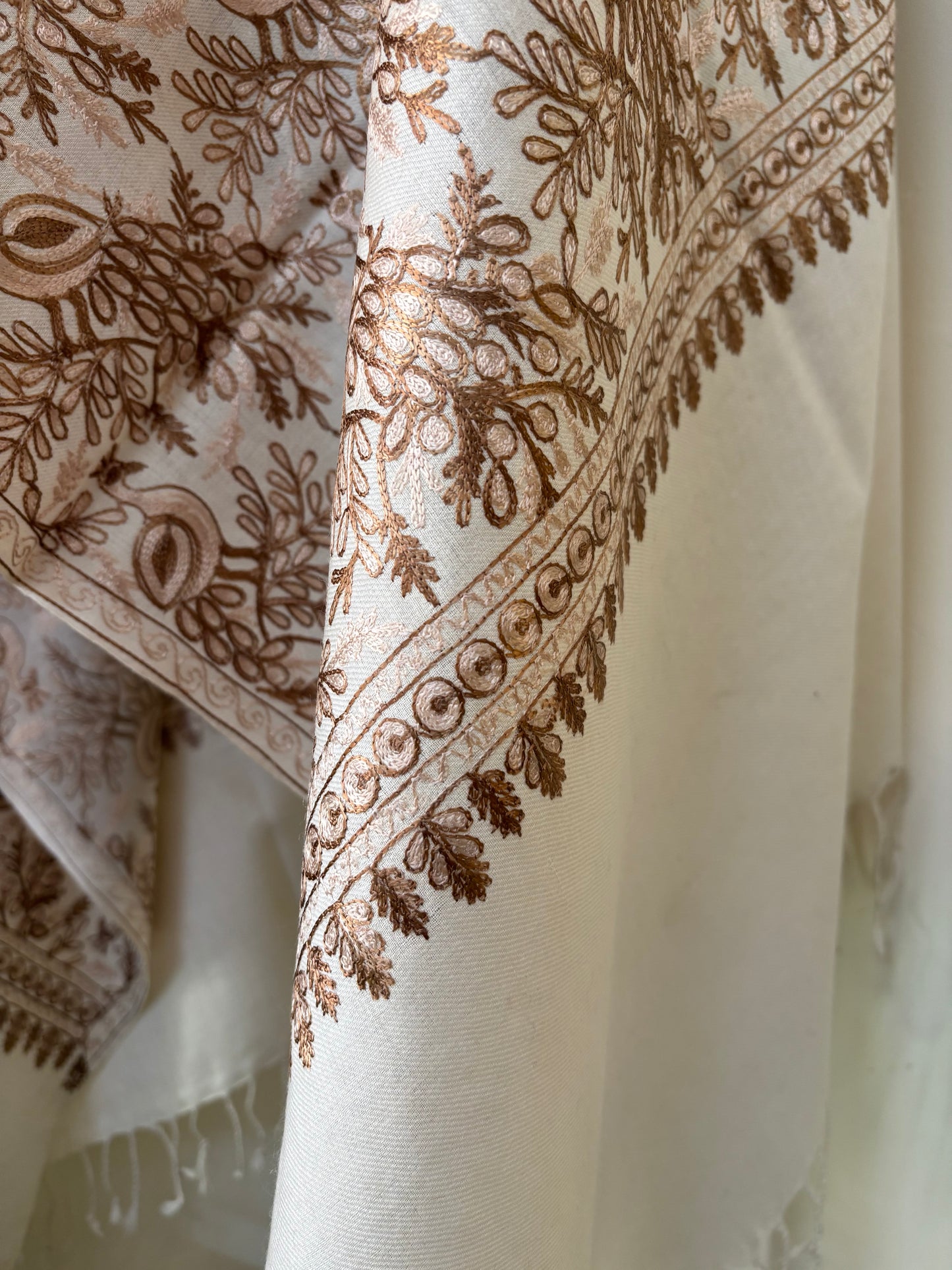 Cream Mor Kashmiri Semi Pashmina Stole