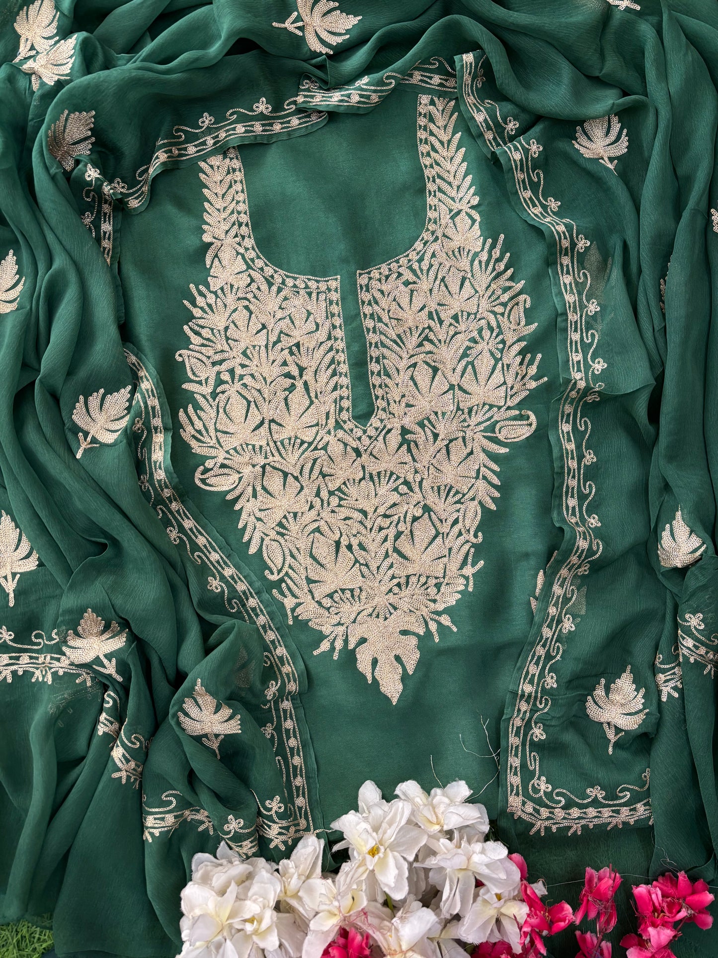 Sanam’ Green Silk Tilla Kashmiri Suit