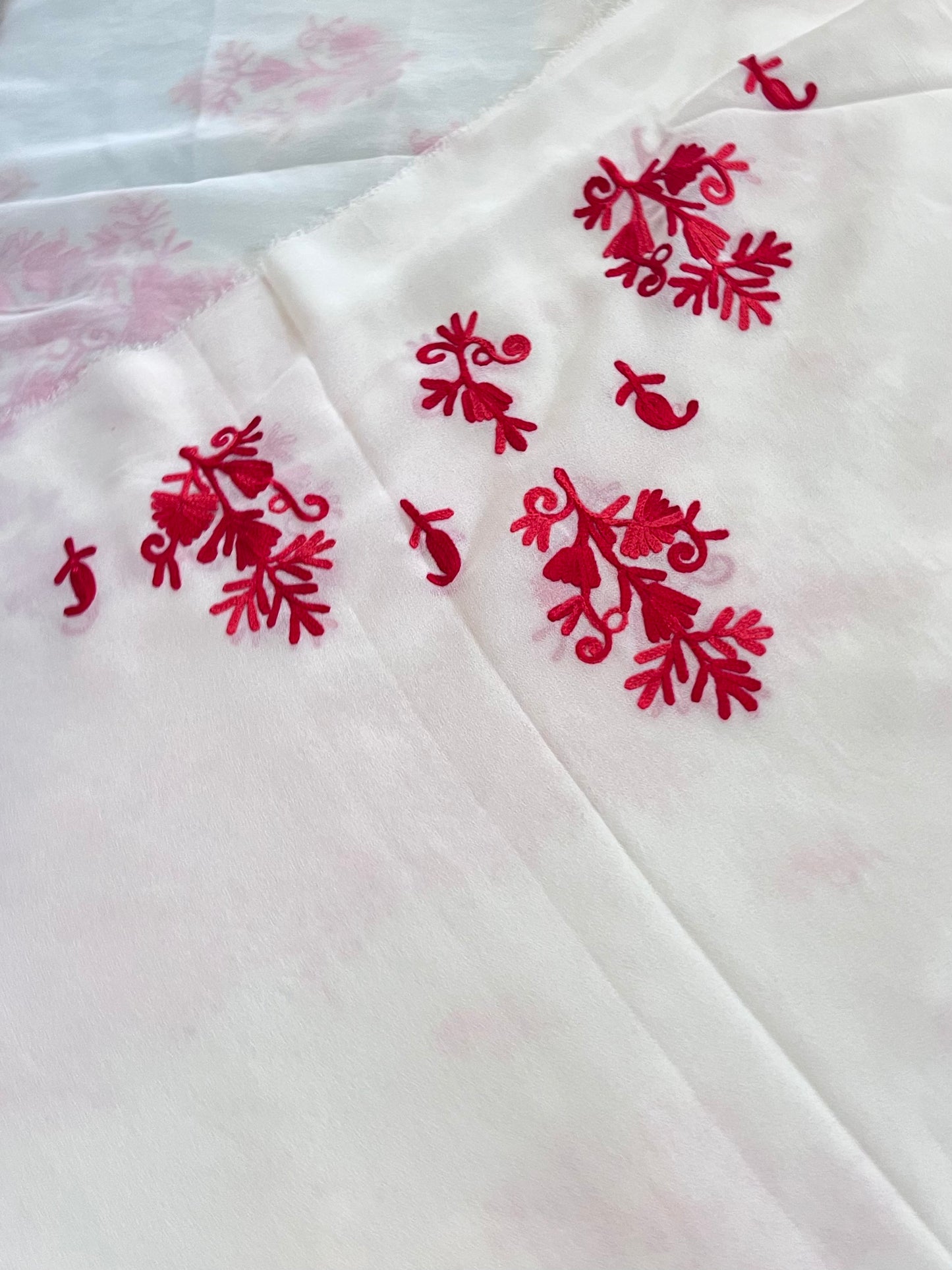 Off-White (Red) Georgette Kashmiri Kurta Material