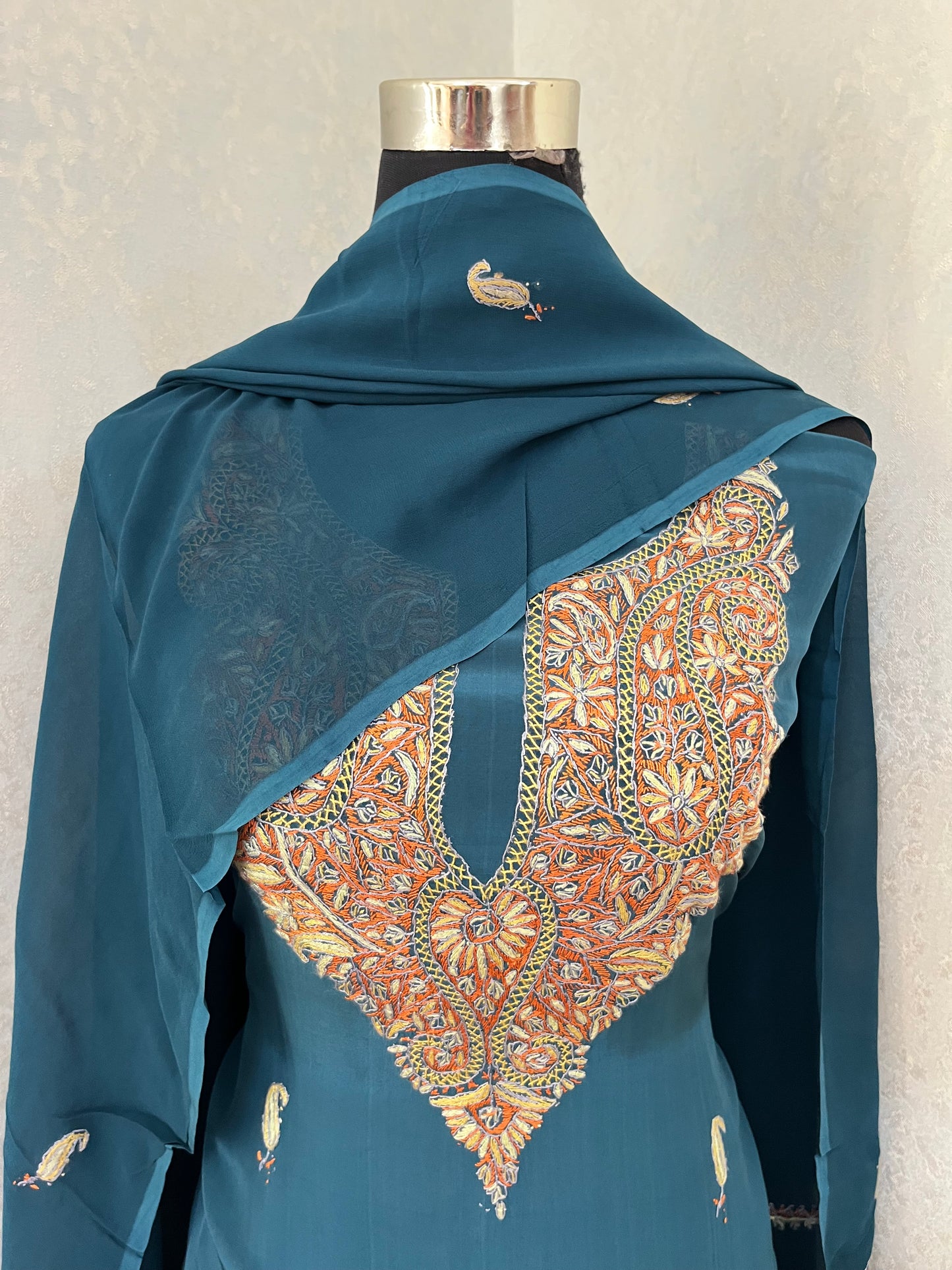 Blue Kalaa’ Crape Sozni Kashmiri Suit