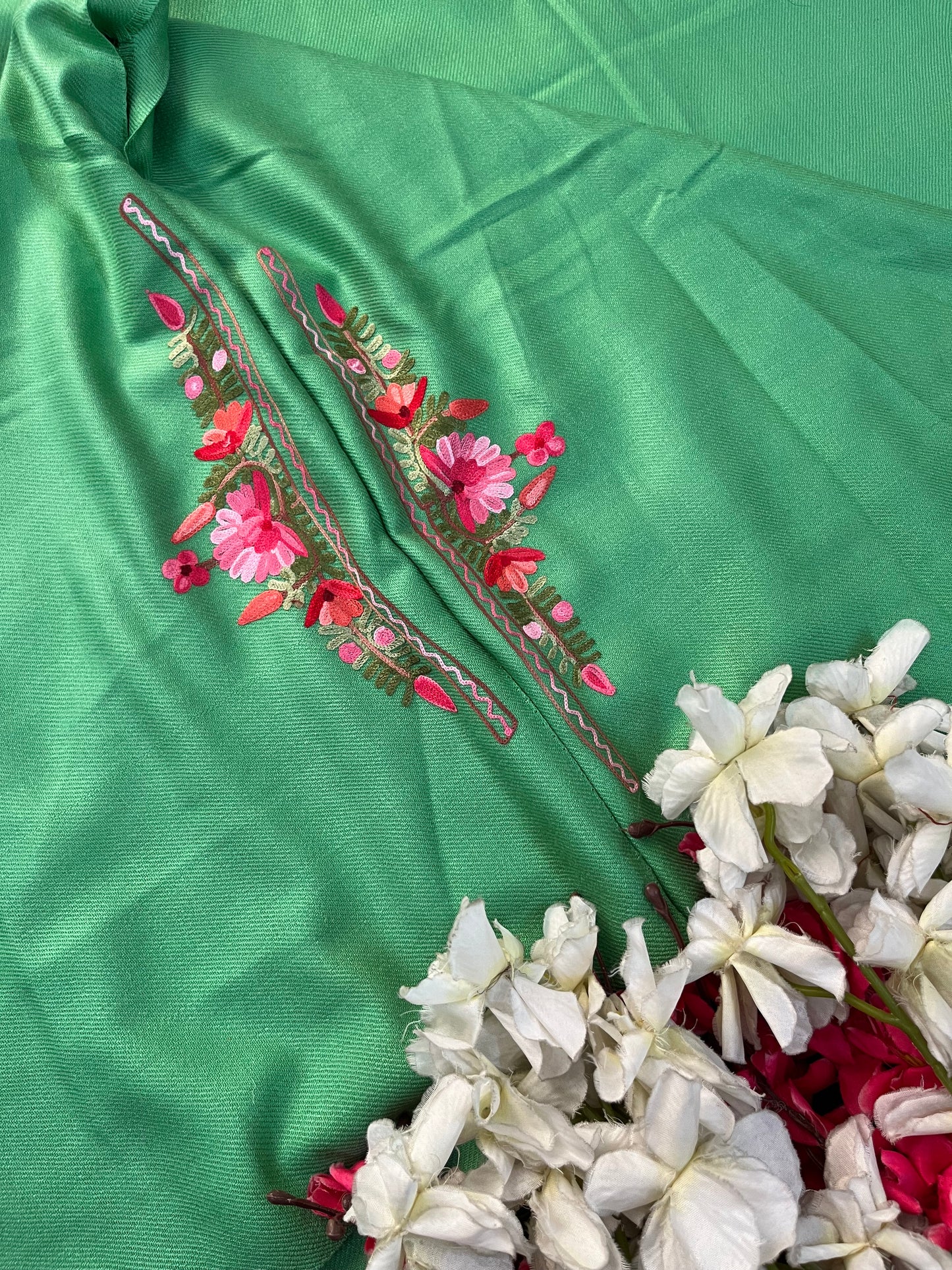 Green Woollen Aari Embroidered 2pc suit 5mtr