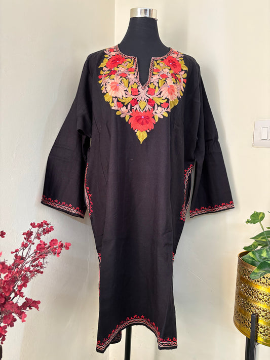 Black Aari Embroidered Wool Pheran