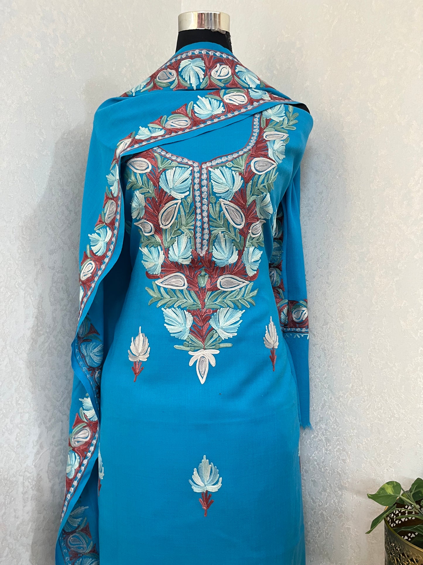 Sky Blue Pure Wool Aari Embroidered 3pc Suit Stole