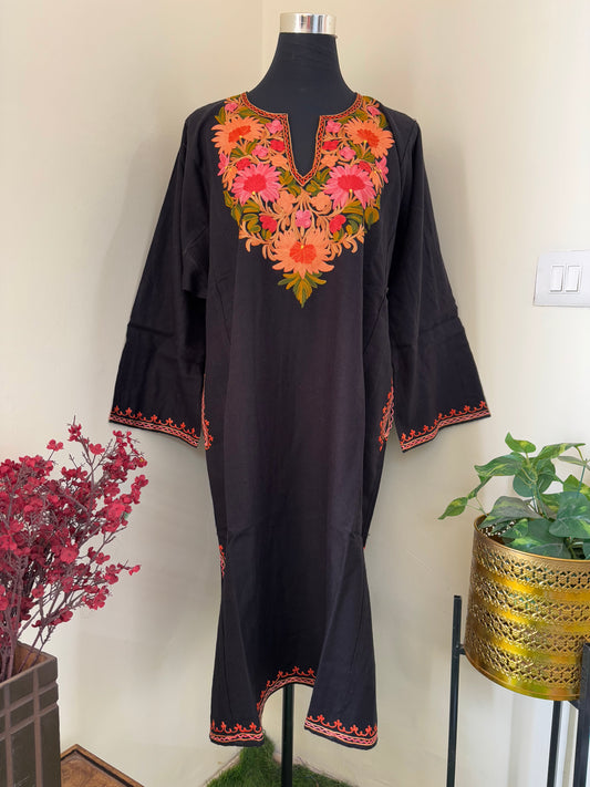 Black Aari Embroidered Wool Pheran