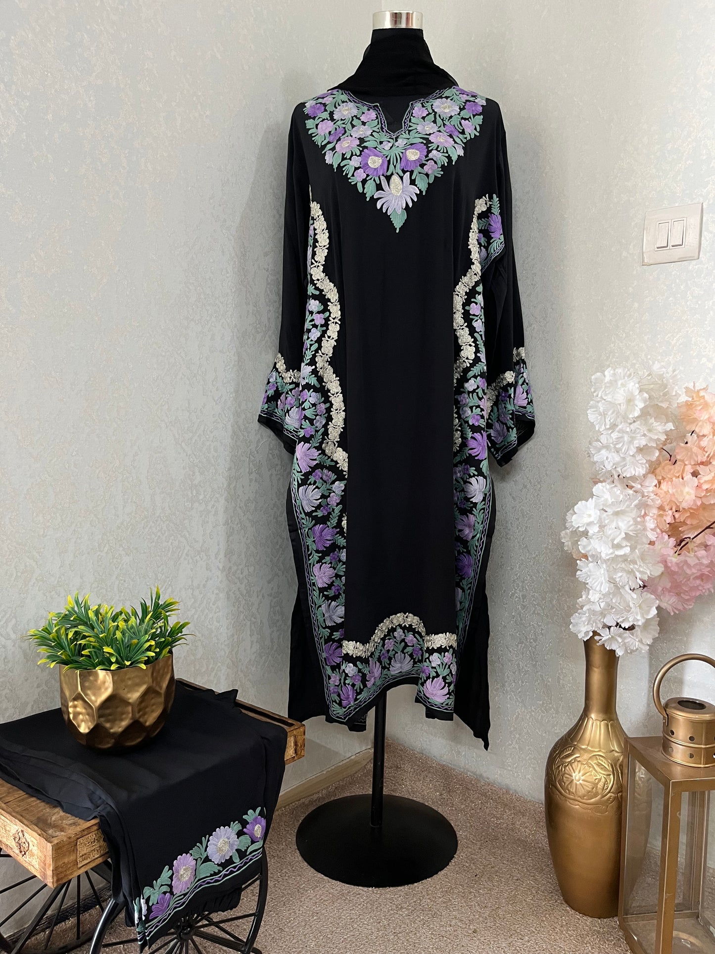 Black Stitched Crape Suit Set with dupatta (44)