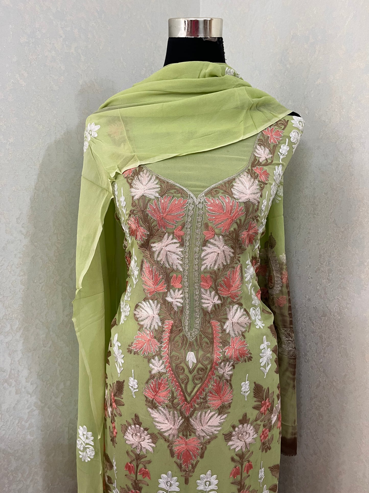 Green Pure Georgette 3 Pc Heavy Kashmiri Suit