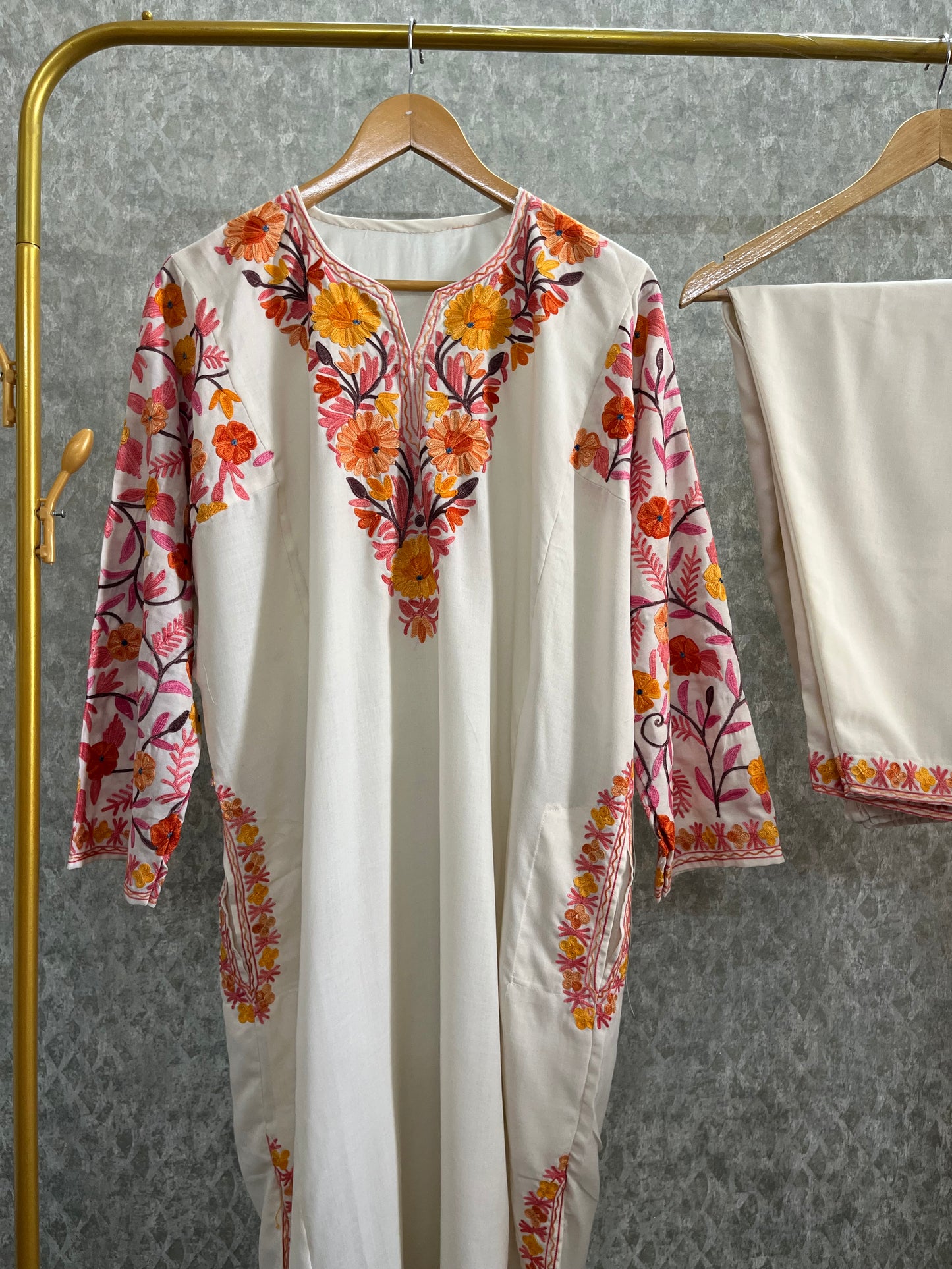 Off White Cotton Arm Jaal Pheran Set