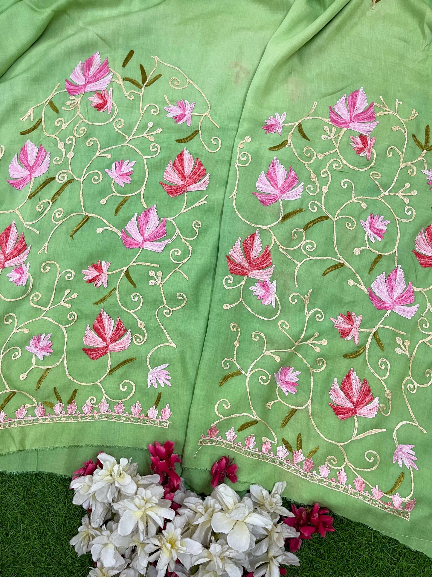 Pastel Green Muslin Cotton Jaal Sleeves Kashmiri 3pc Suit