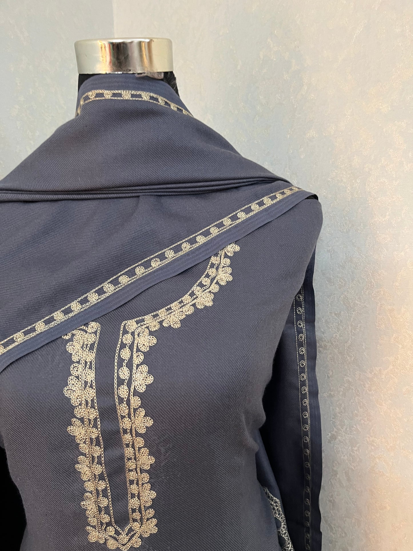 English Grey Tilla Kashmiri Woollen Suit