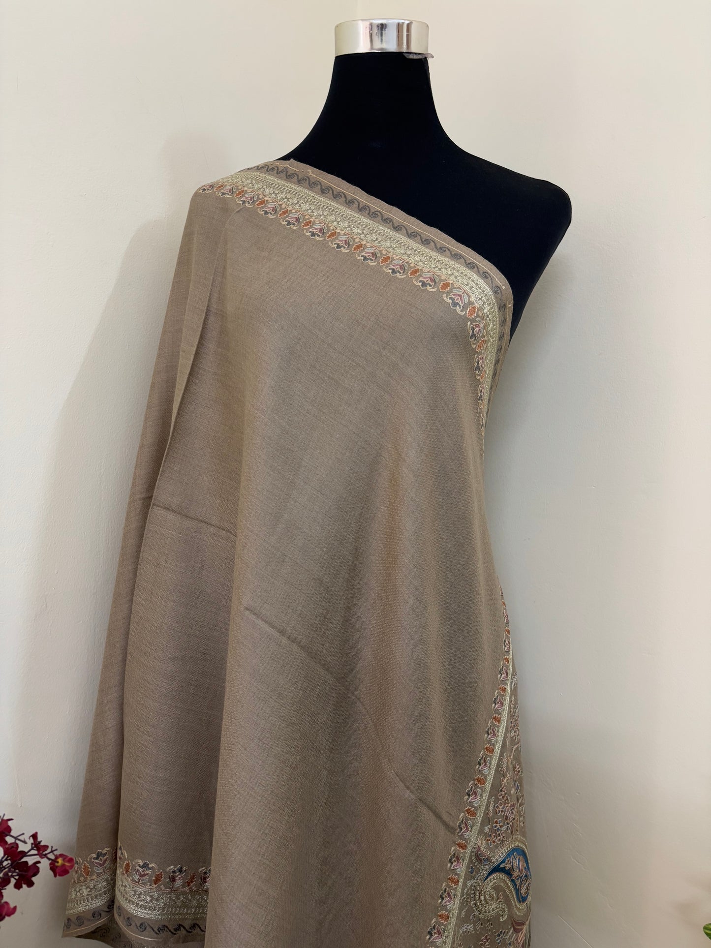 Beige Ambi Bael Kashmiri Stole