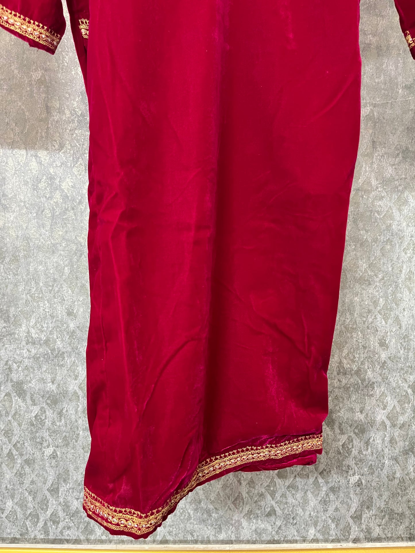 Magenta Shabab Tilla Pheran Brown White