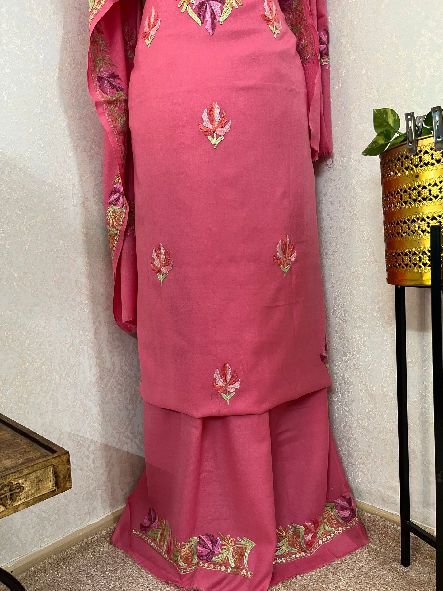 Pink Pure Wool Aari Embroidered 3pc Suit Stole