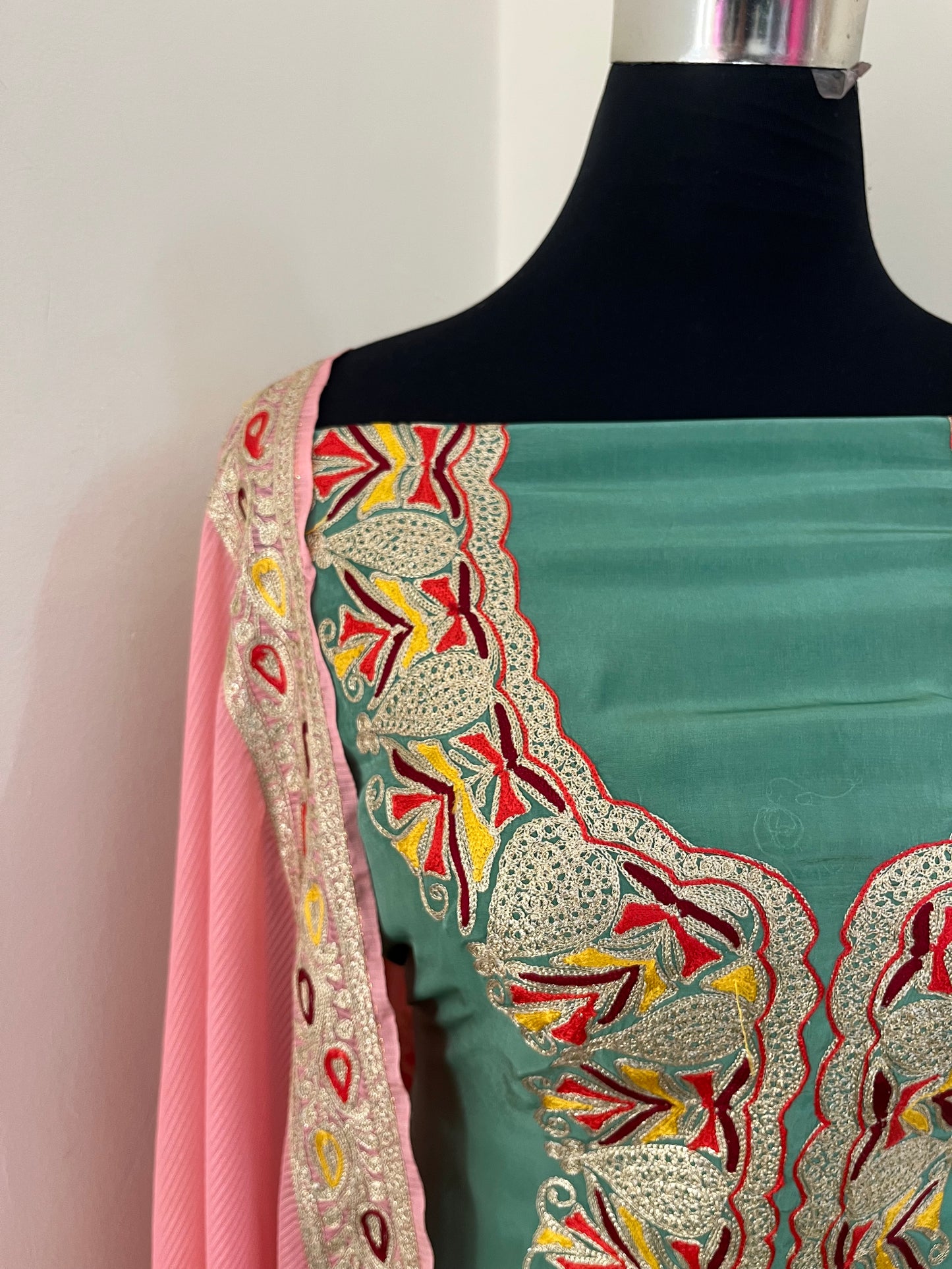 Kalaa’ Green Crape Kashmiri Suit
